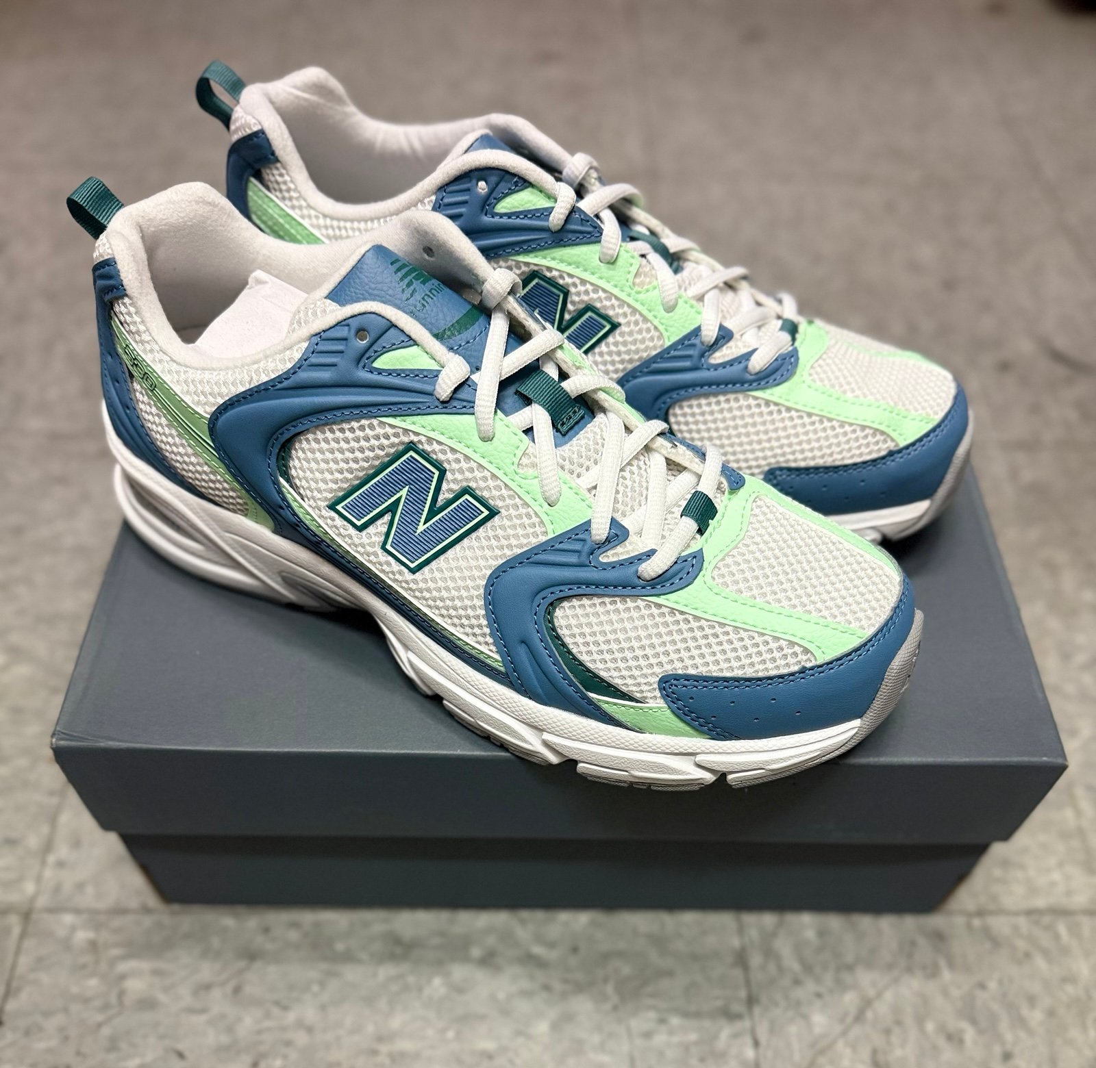 New Balance 530 big kids Sz4.5- New