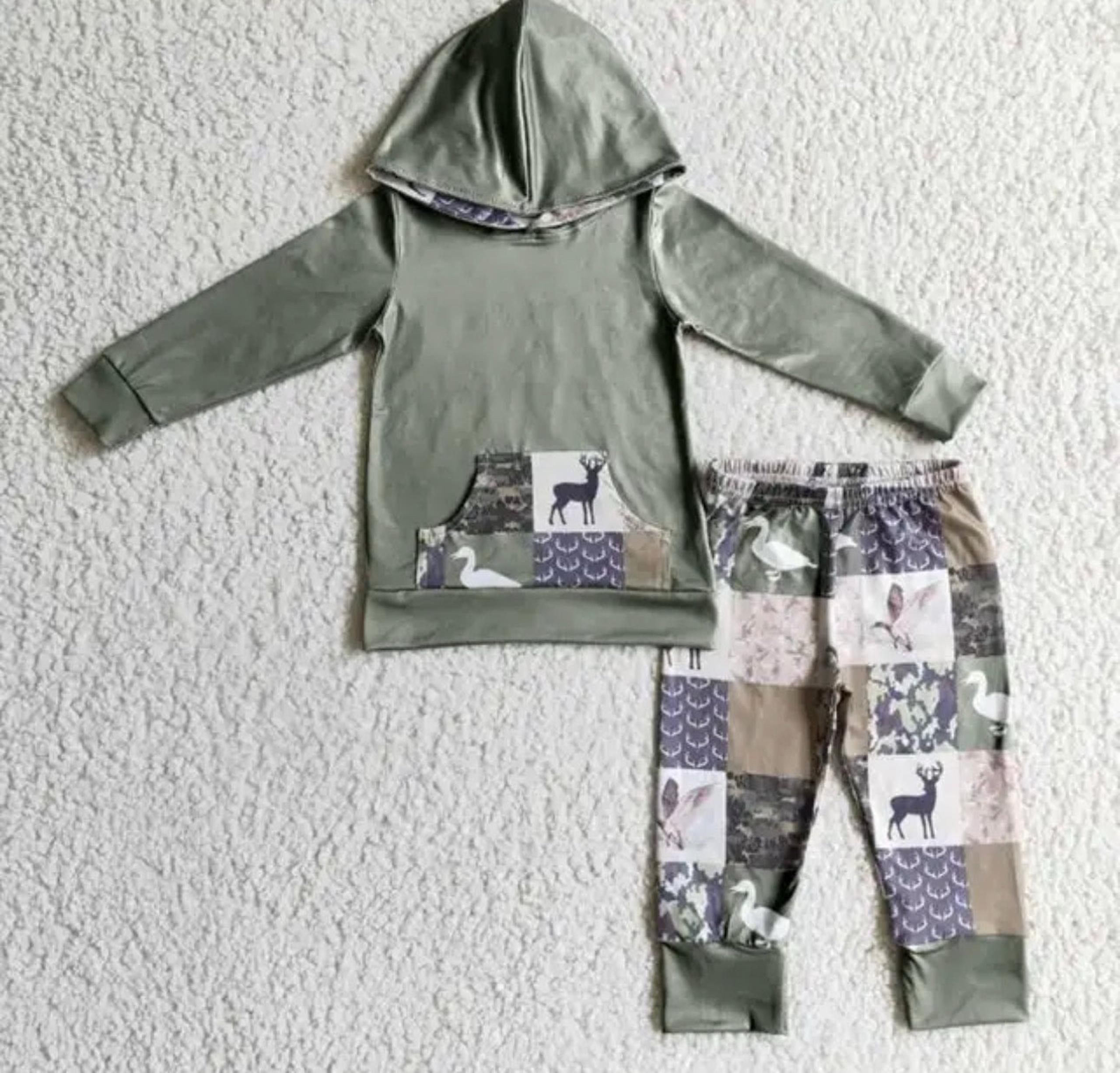 Boy’s Camo Outfit NEW size 4T toddler boy outfit