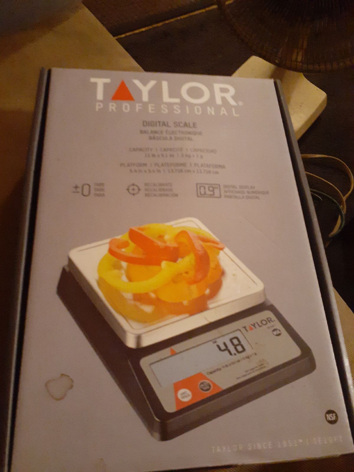 Digital Scale up to 11 lbs.