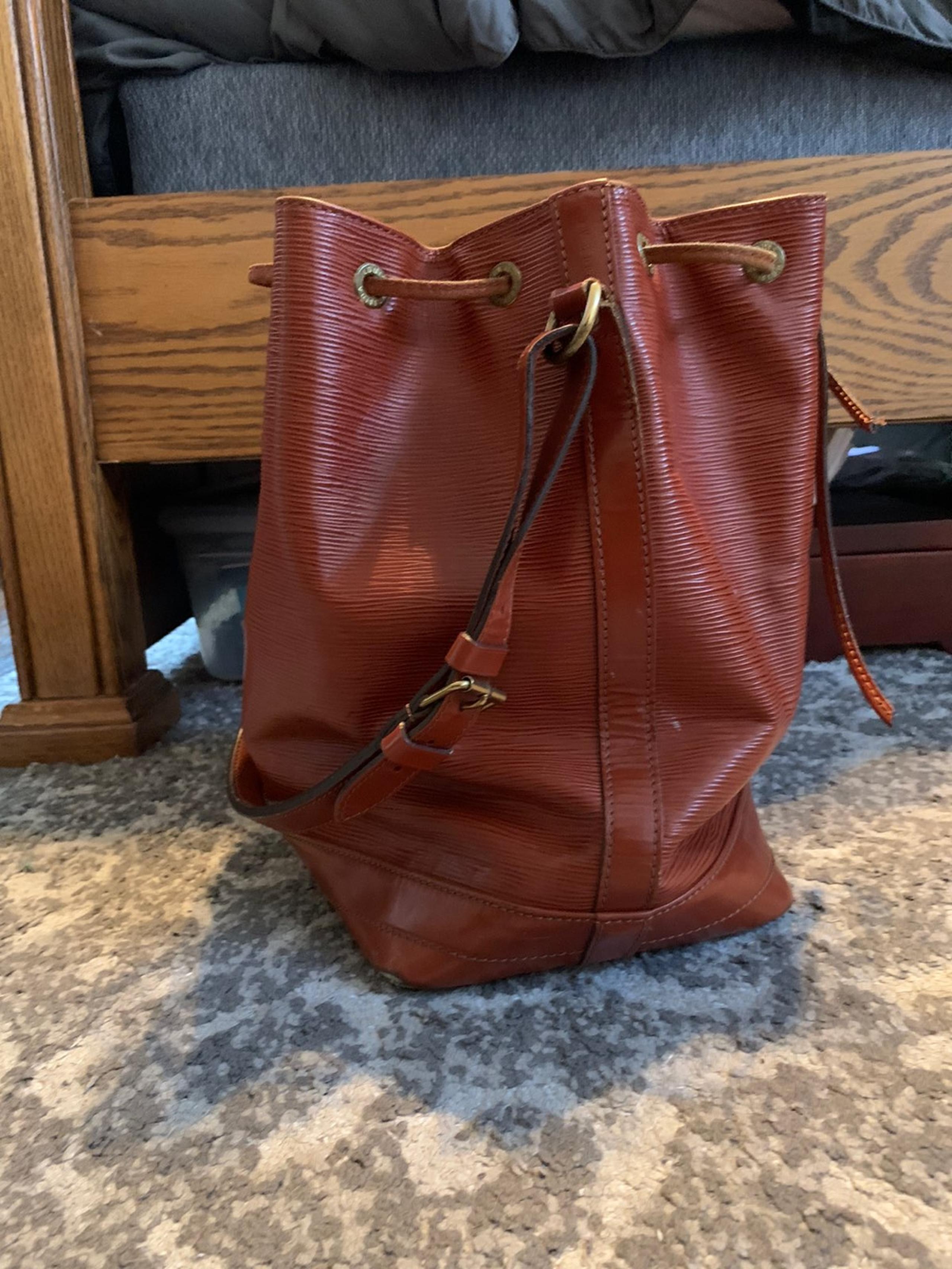 Louis Vuitton epi bucket vintage bag