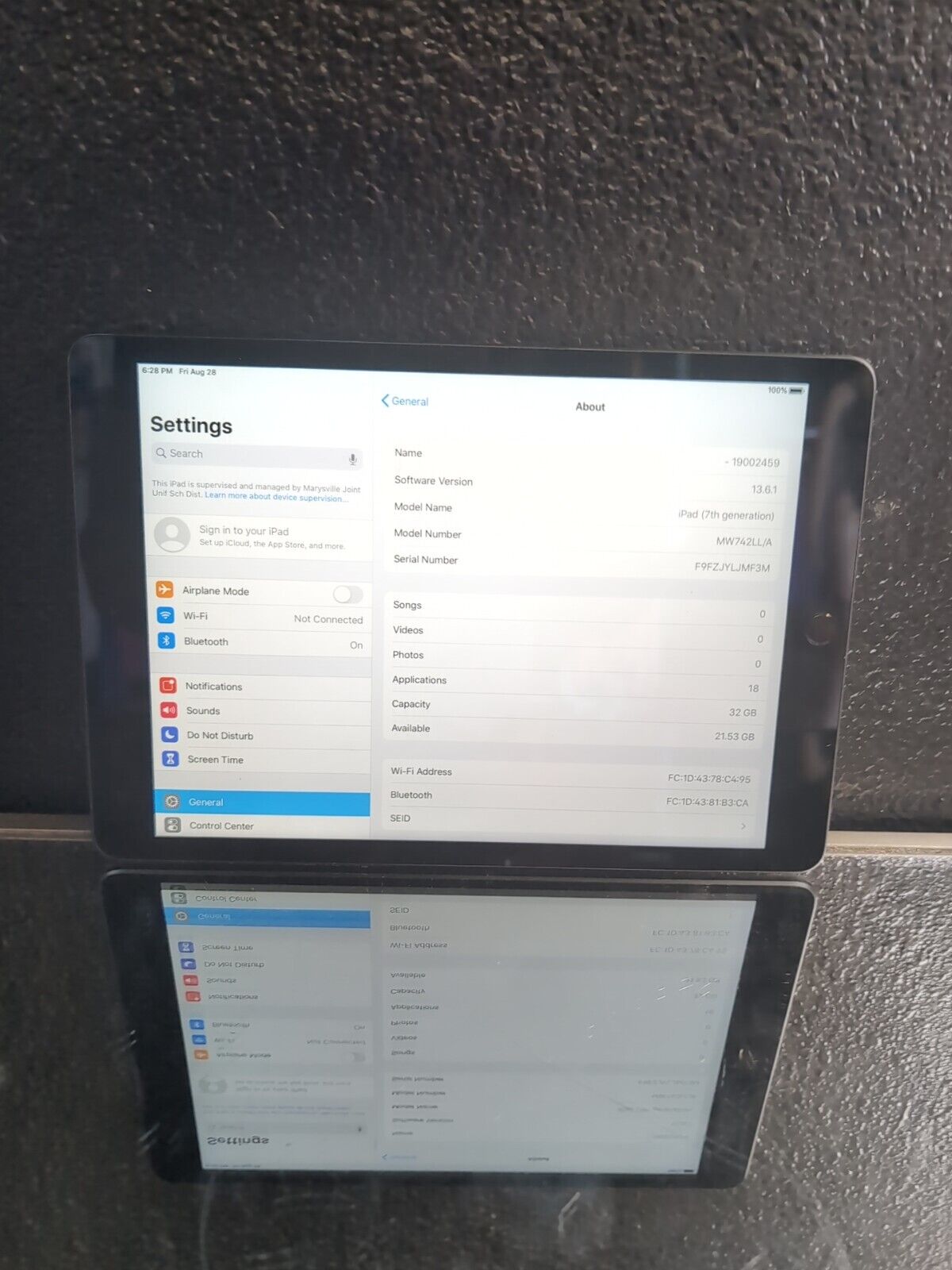Apple iPad 7th Gen. 32GB, Wi-Fi, 10.2 in - Space Gray. A6