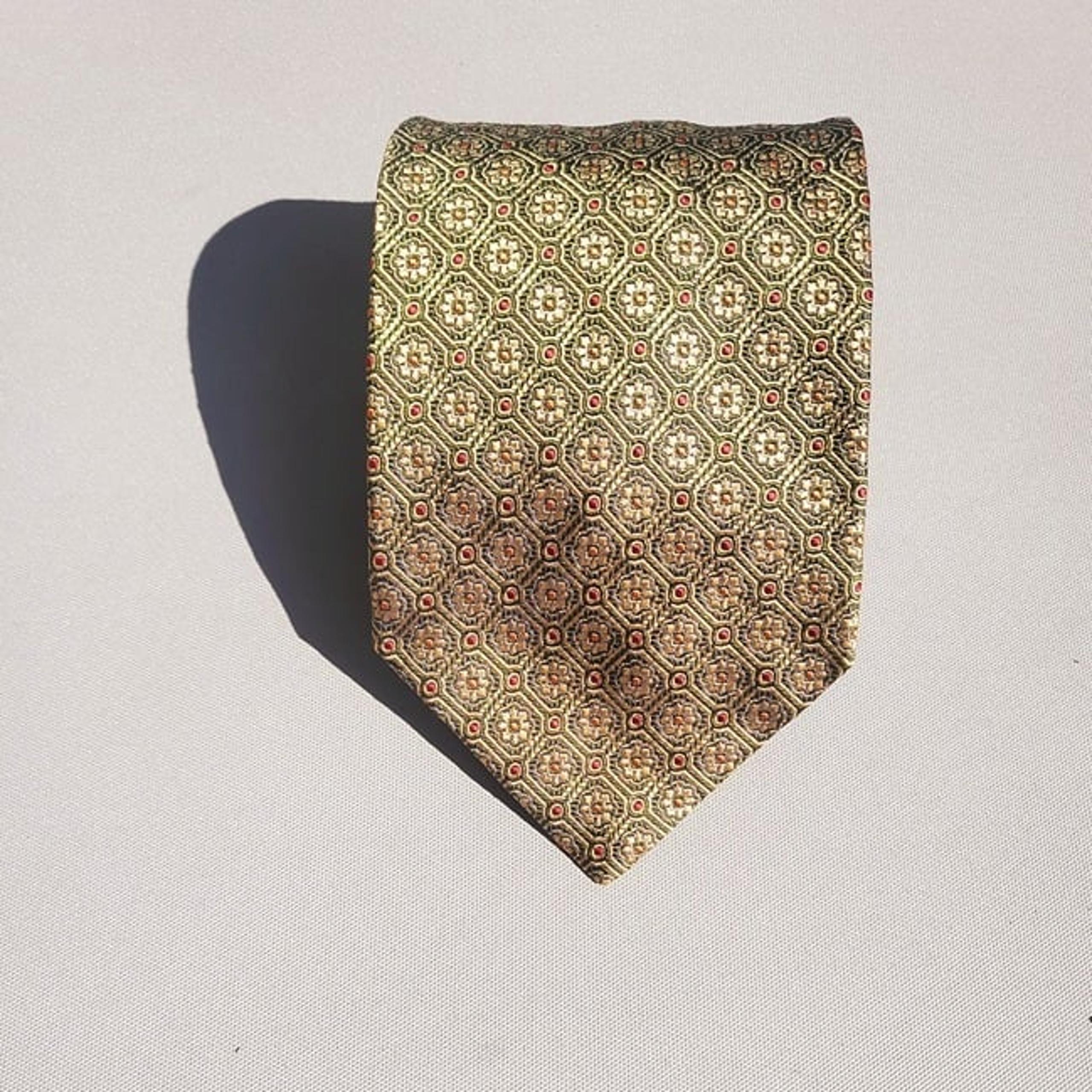 NWT Barneys New York's  Golden Silk  Necktie