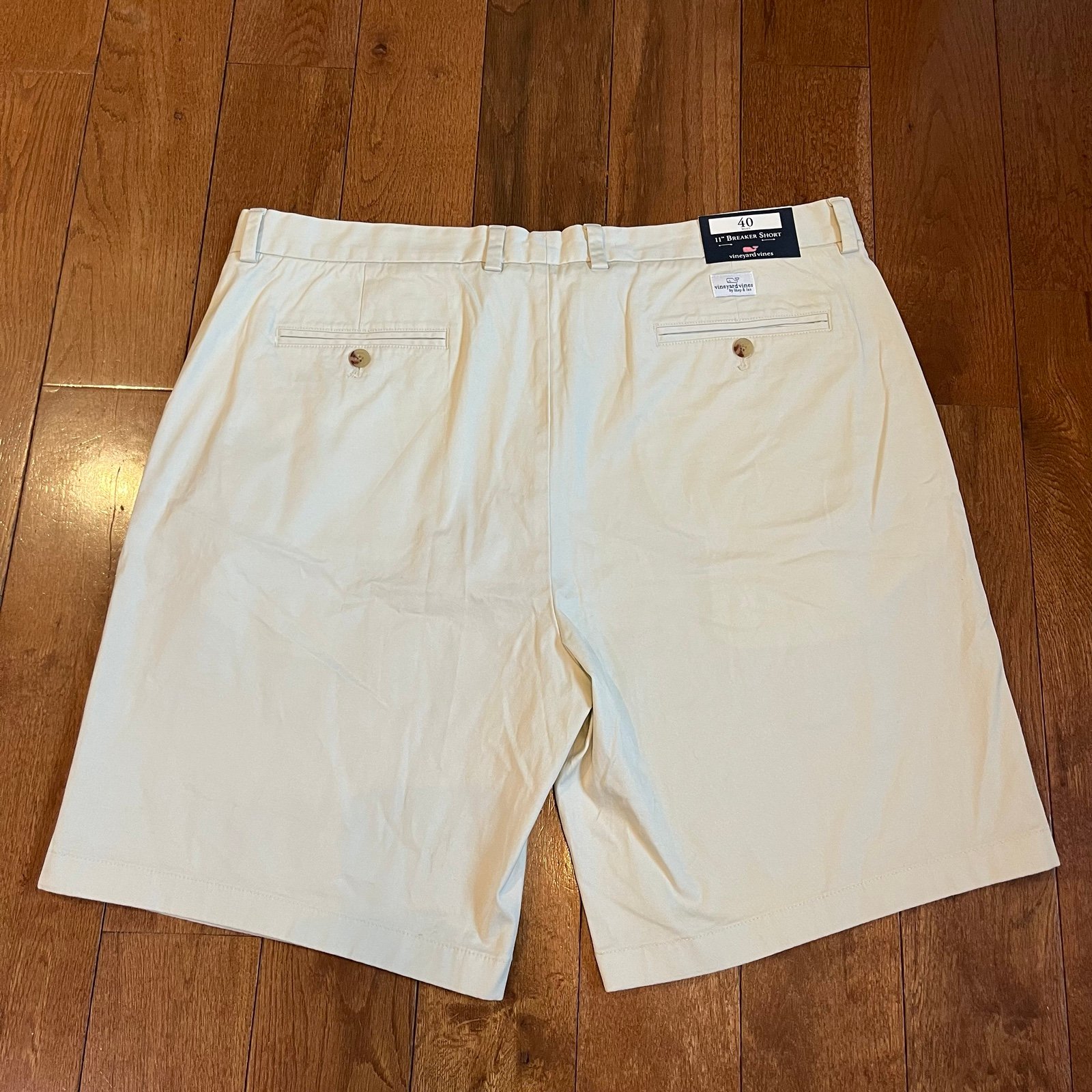 NWT Mens Vineyard Vines Breaker Shorts Ivory Chino Flat Front sz 40 / 9 inseam