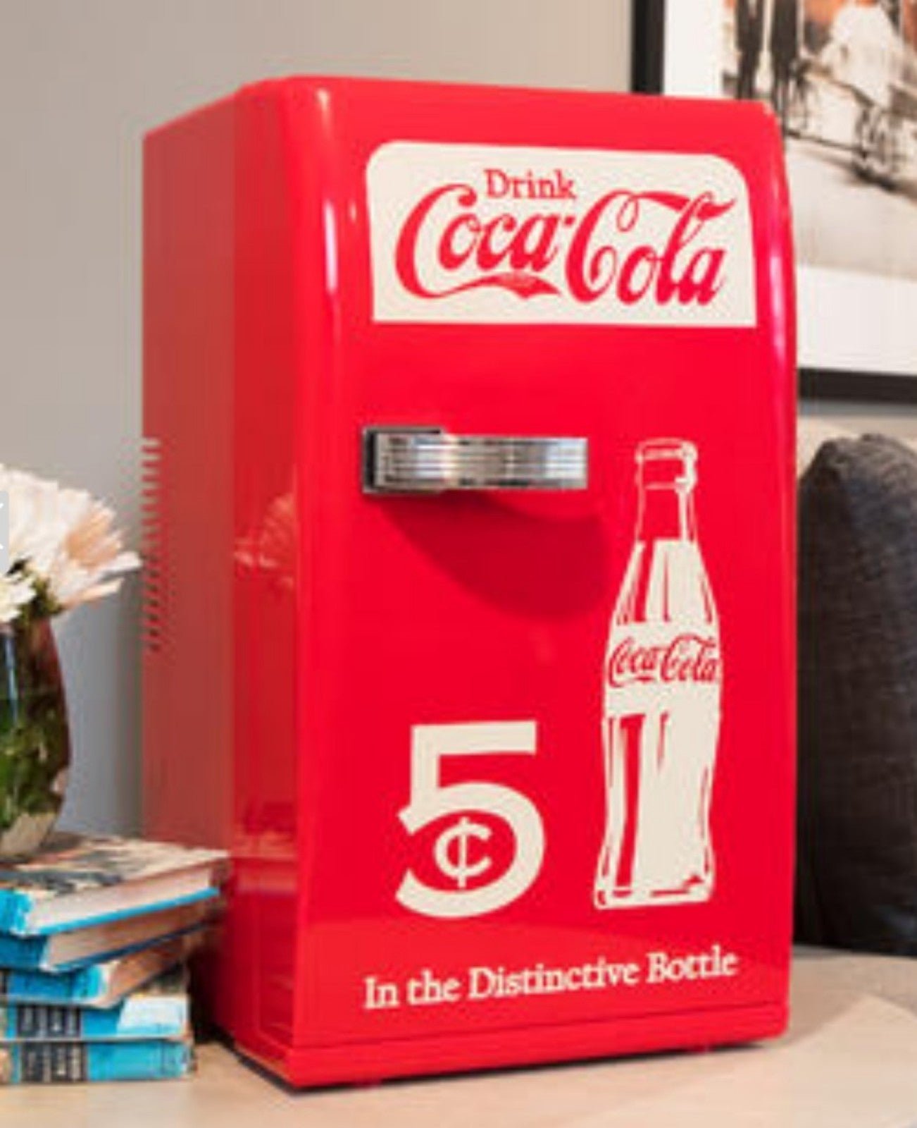 Coca-Cola 18 Can Retro Mini Fridge, 12V DC 110V AC Cooler, 5.4L (5.7 Qt)