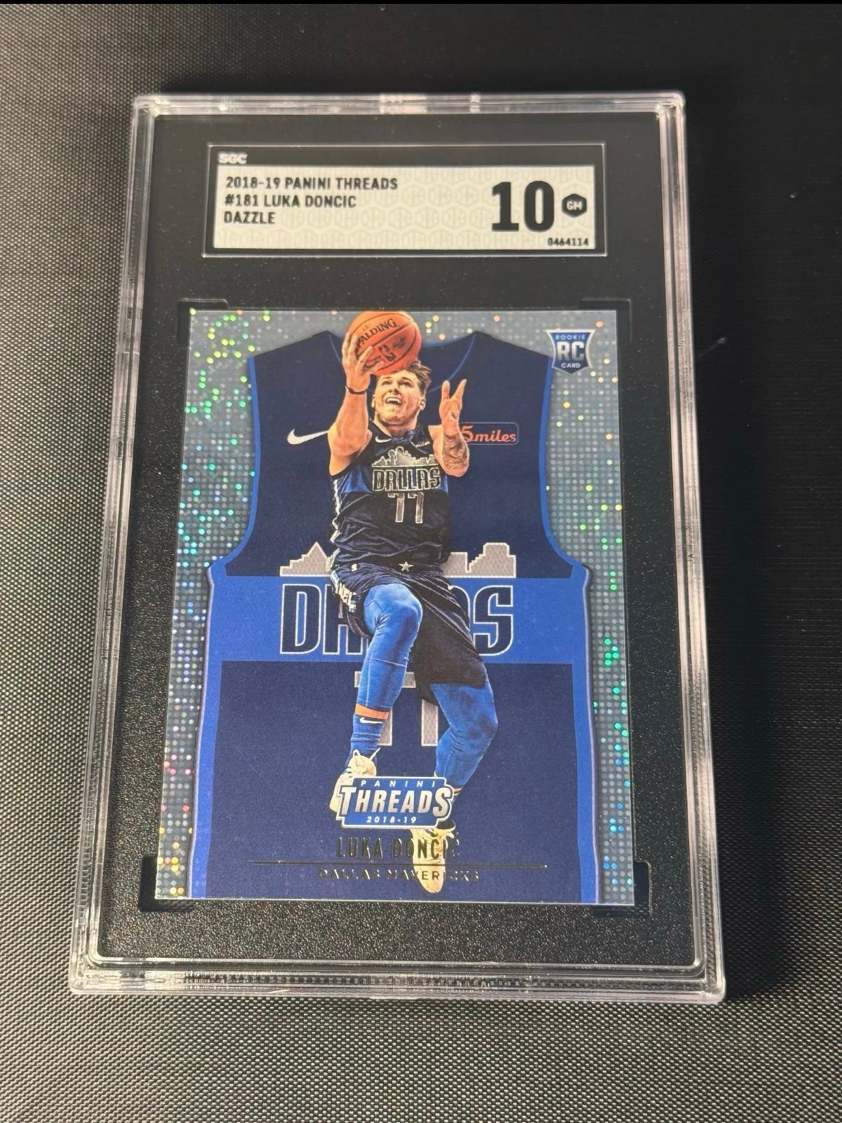 2018-19 Panini Threads Dazzle SGC 10 Luka Doncic Lakers (RC)