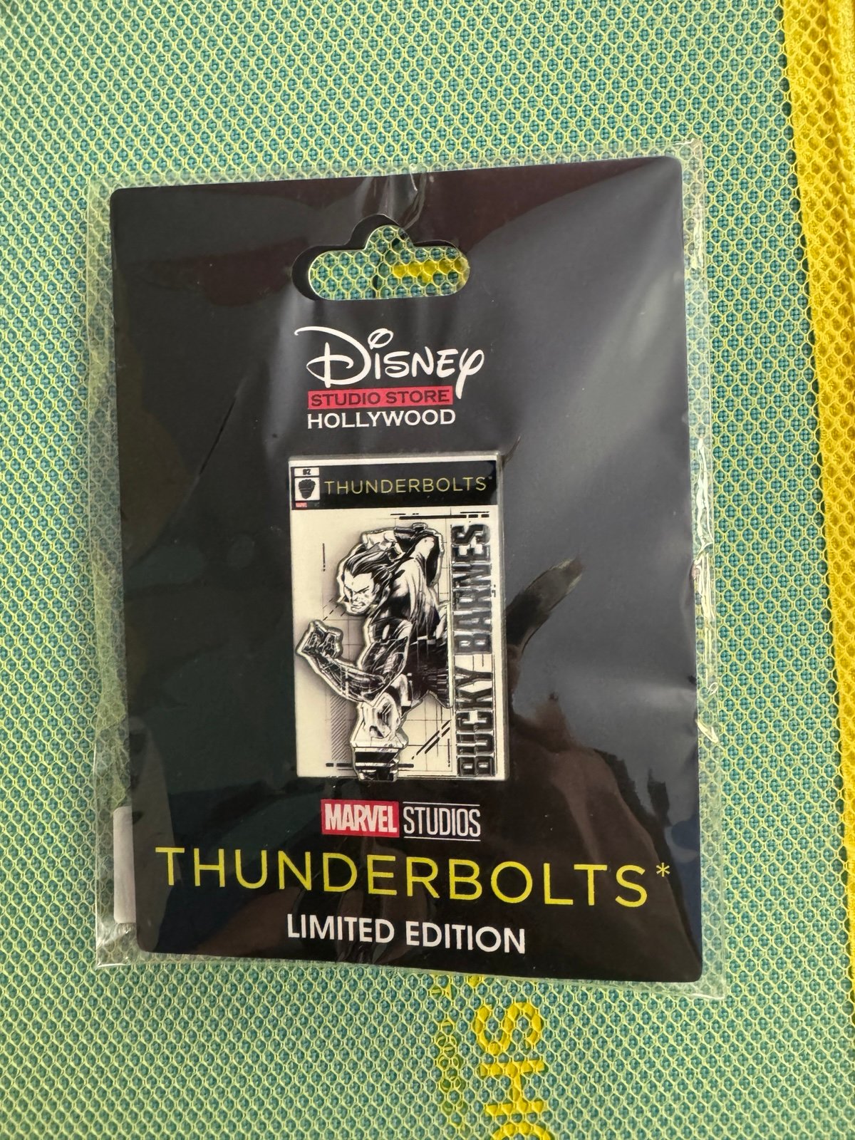 Disney DSSH 2025 Marvel Thunderbolts * Bucky Barnes Comic LE 300 Pin