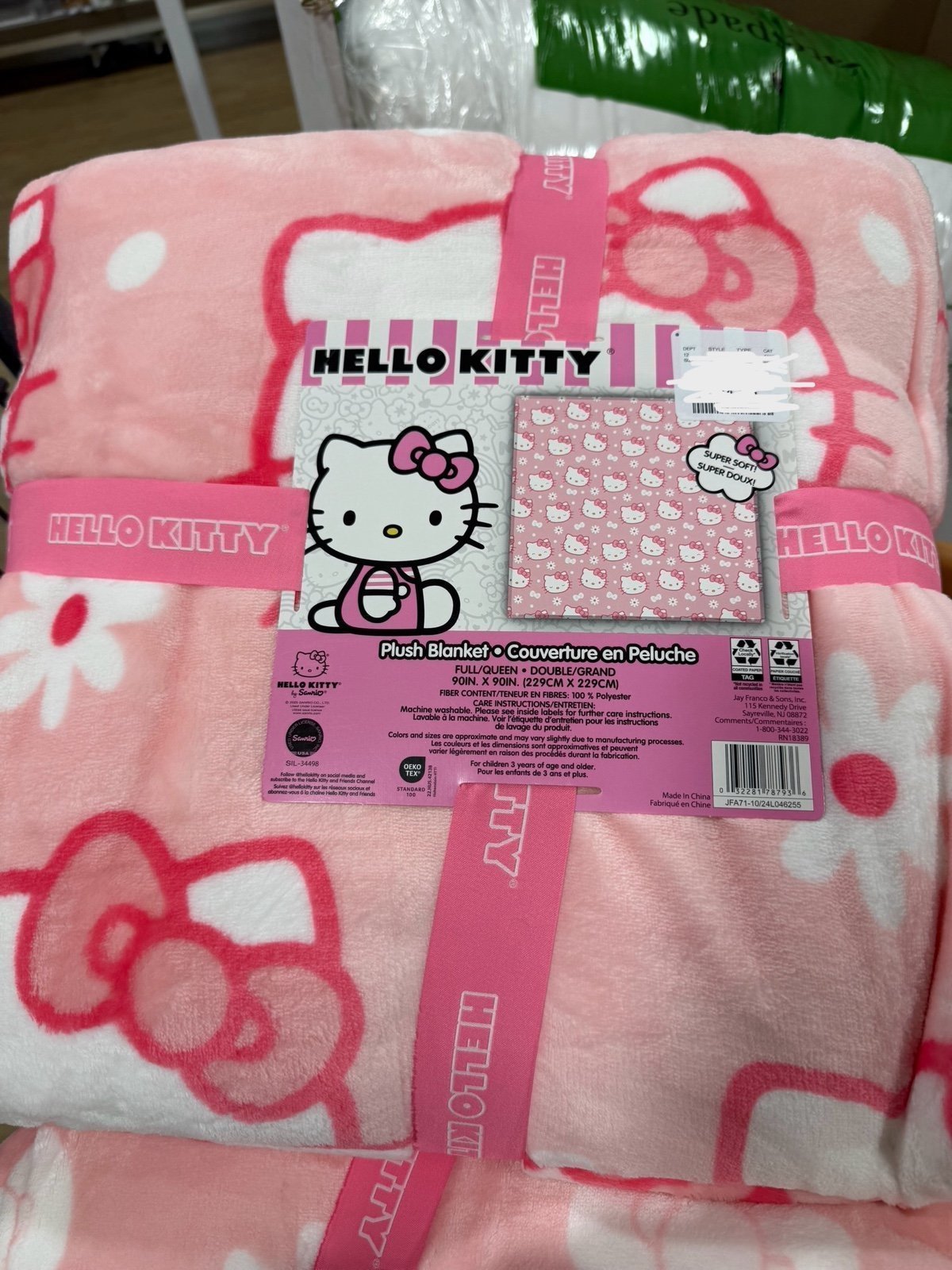 Hello Kitty pink daisy full/queen blanket