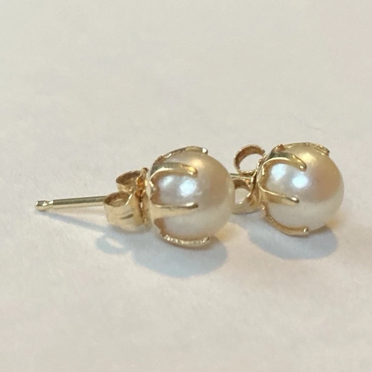 Vintage 14k Yellow Gold 6.4mm Pearl Stud Post Earrings