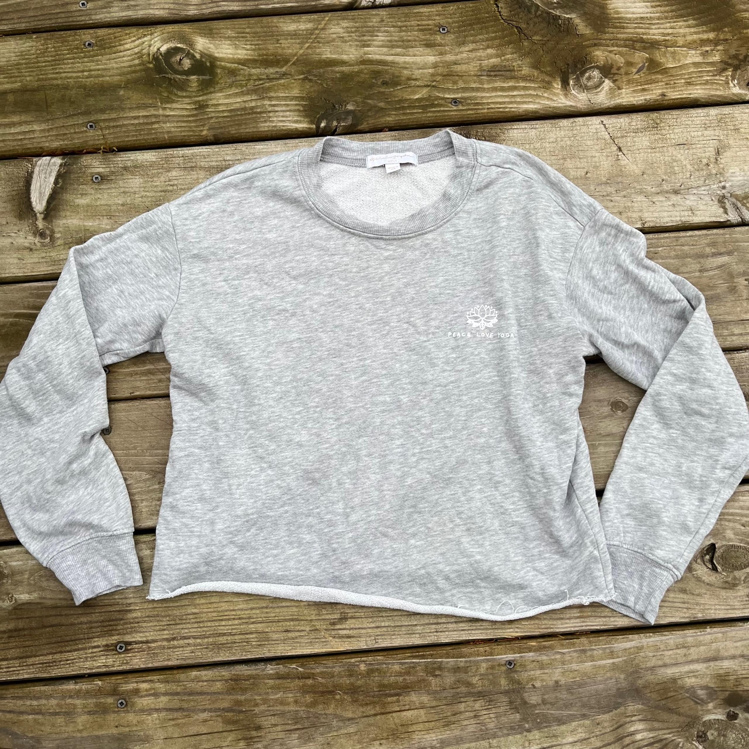 Spiritual Gangster | "Kindness Is Magic" Cropped Sweatshirt Gray Medium