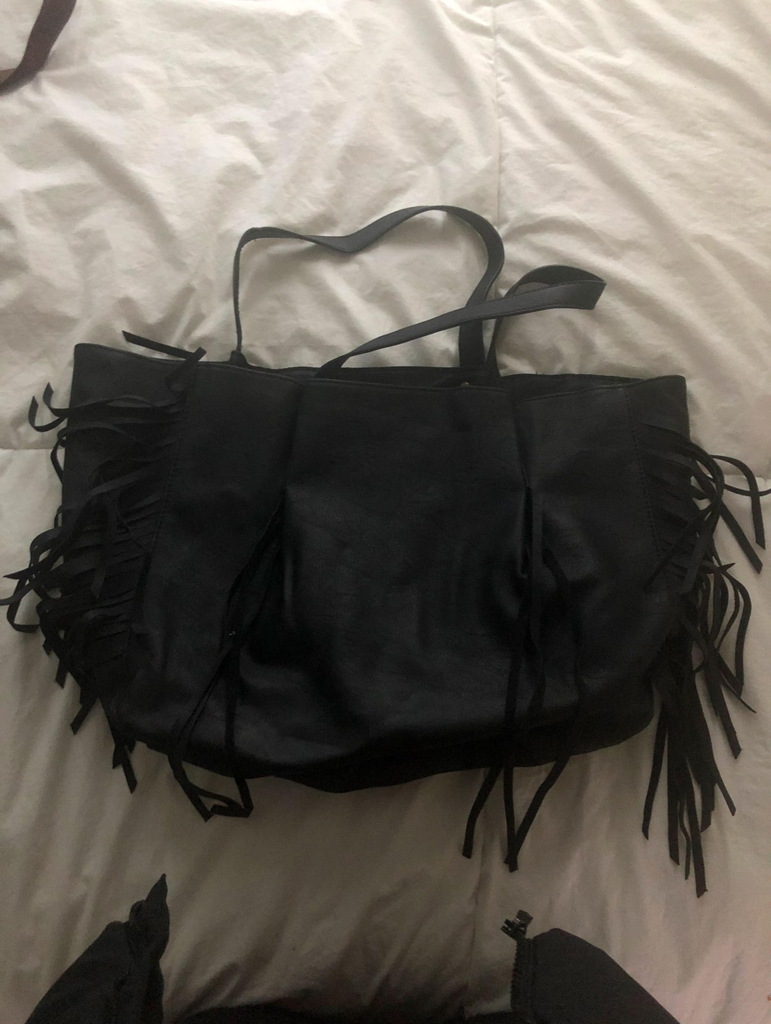 Black shoulder bag