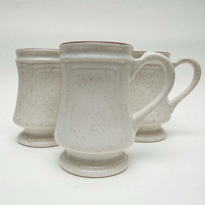 Syracuse China Mesa Pedestal Mugs