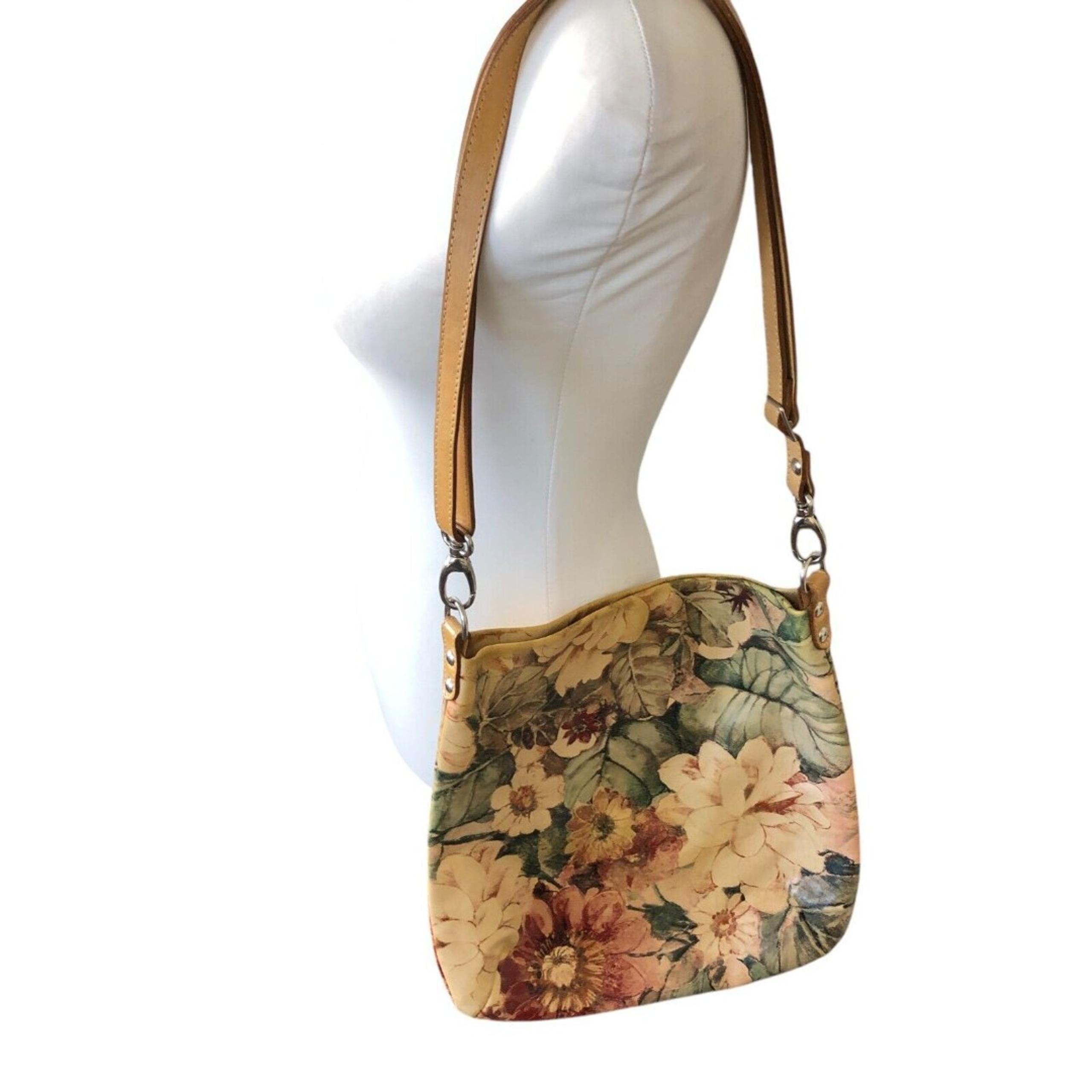 Maurizio Taiuti Italian Leather Butter Floral Cross Body  Artsy Shoulder Bag