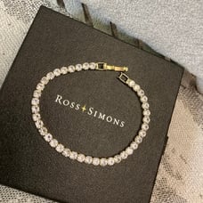 18K GOLD DIAMOND TENNIS BRACELET