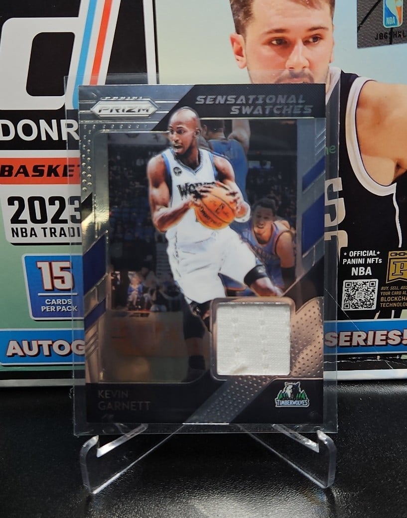 Panini Prizm 2018-19 Kevin Garnett Game Worn Material No. 17