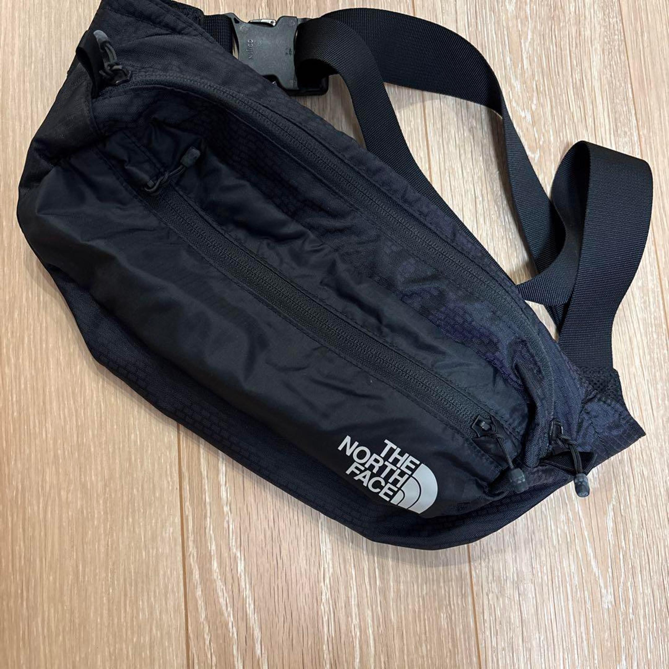 Excellent condition North Face body bag