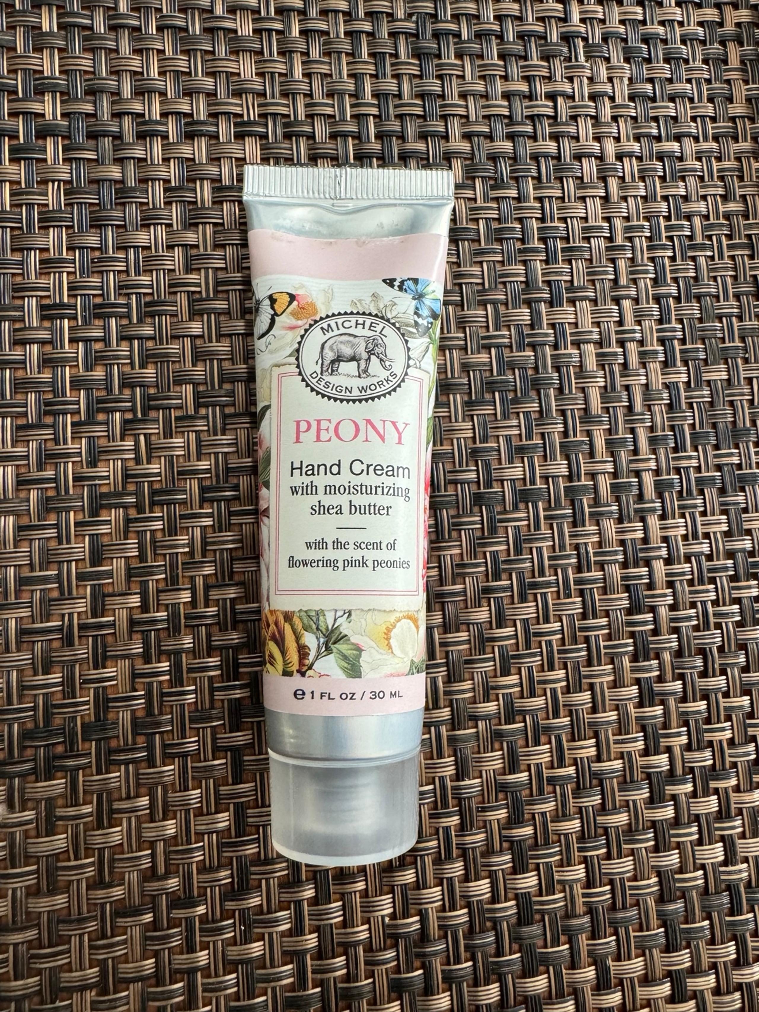 Michel Design Works Peony lotion