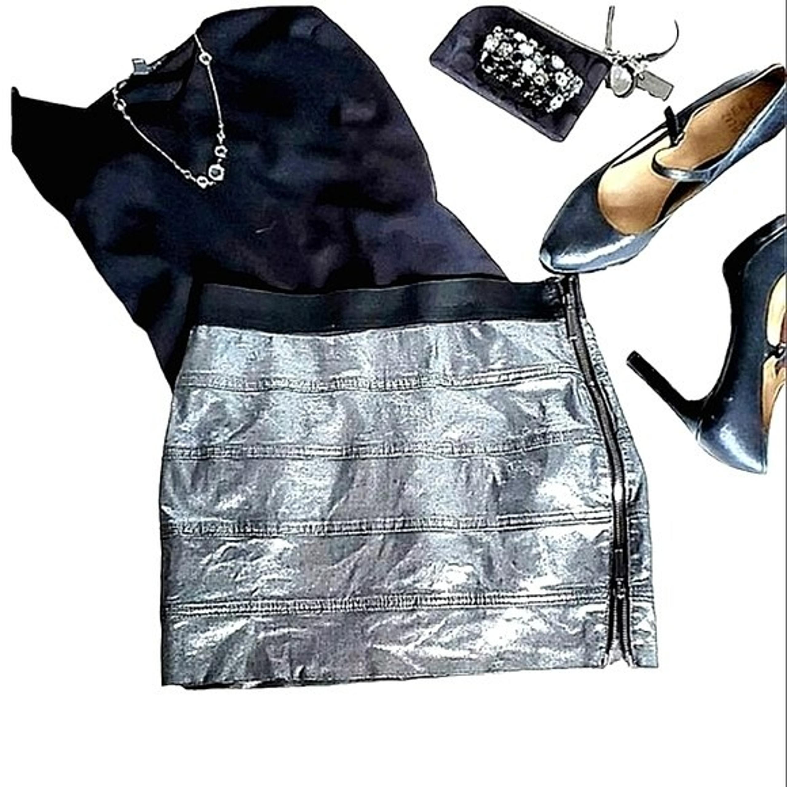 Armani Exchange Women’s Micro Mini Skirt Size 4 Metallic Silver Black Cocktail