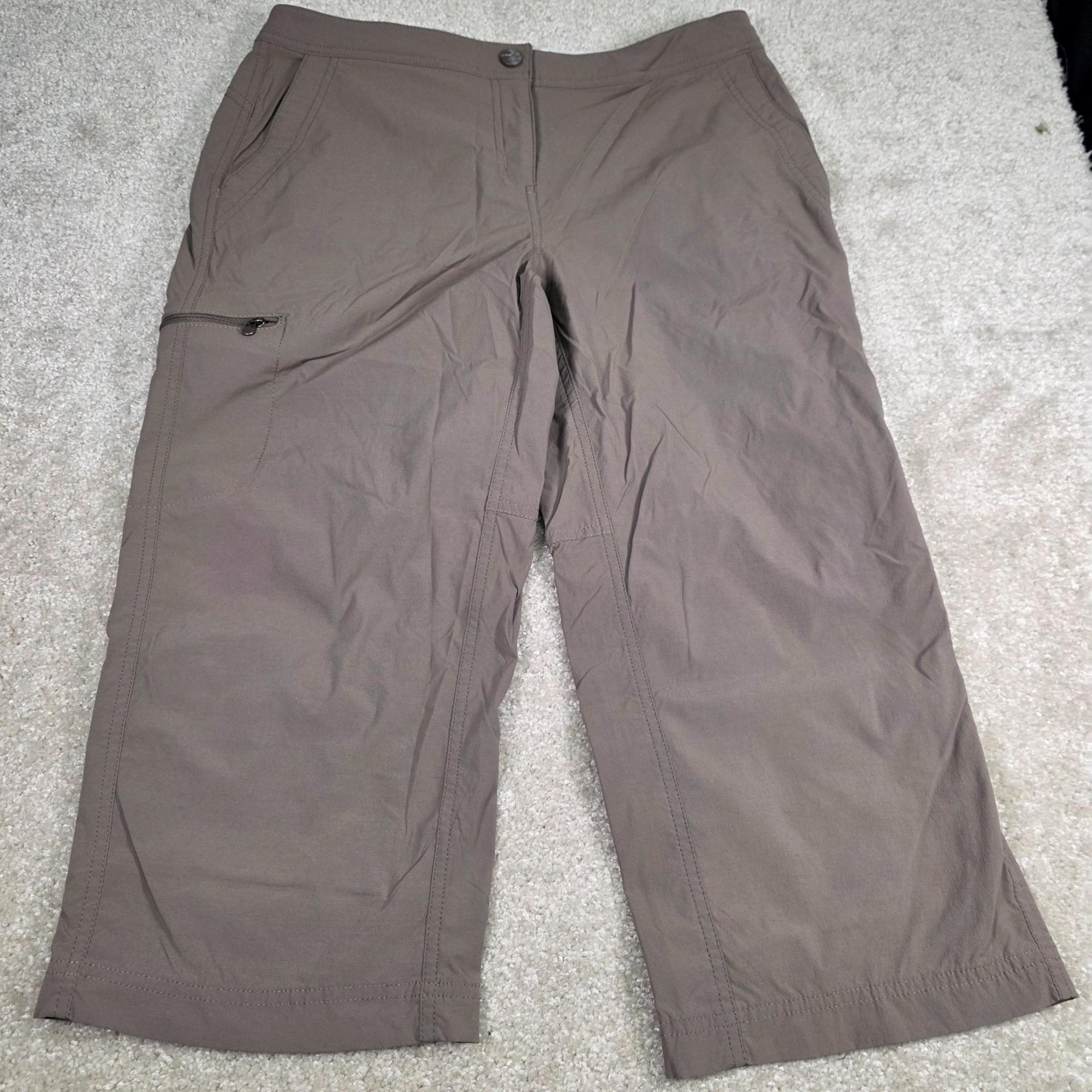 LL Bean Capri Pants Womens Size 8 Petite Cargo Brown Comfort Trail Hiking