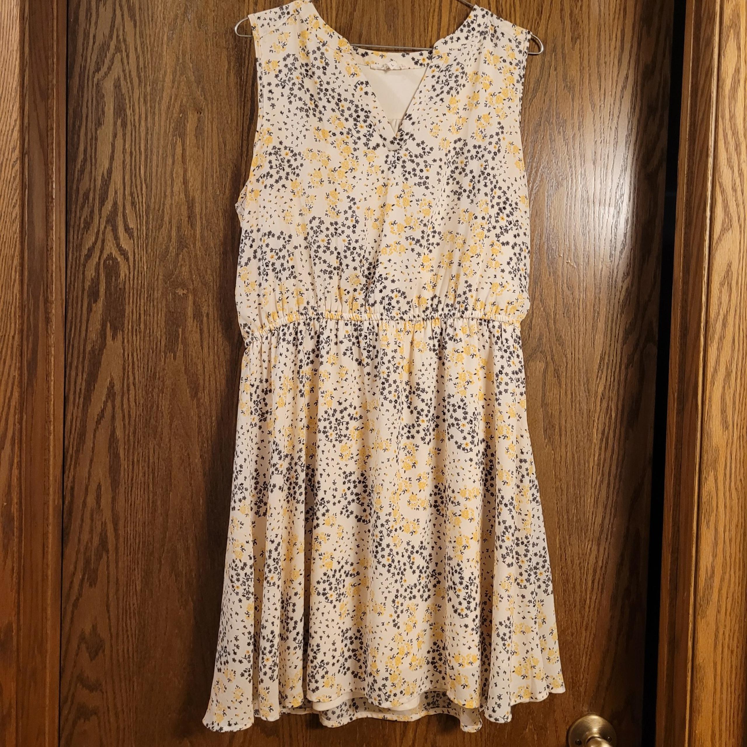 Maurices Cream Floral Sleeveless Midi Dress with Drawstring