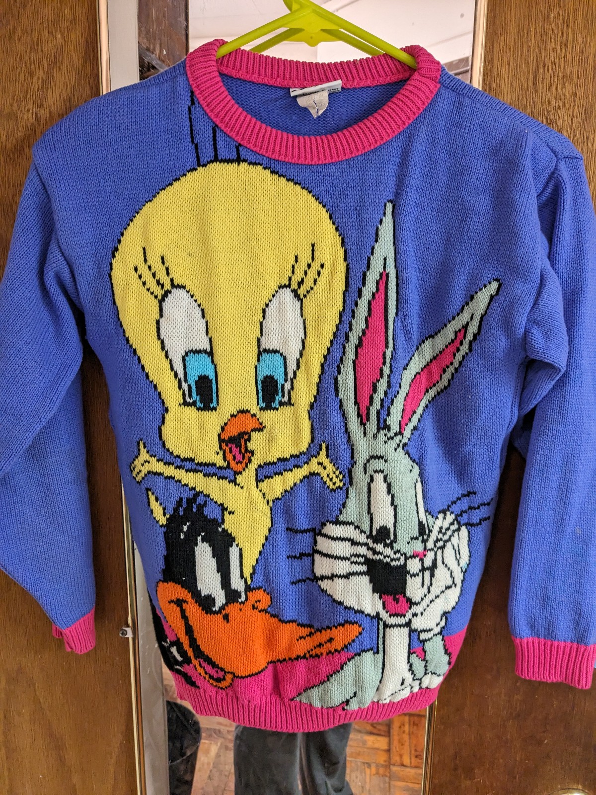 GIRLS MEDIUM 10/12 VINTAGE LOONEY TOONS SWEATER