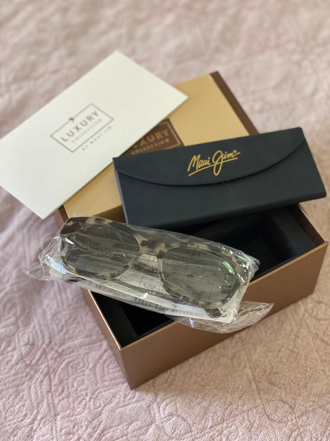 Maui Jim Monstera Leaf 24k white gold Su