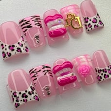 Press on nails