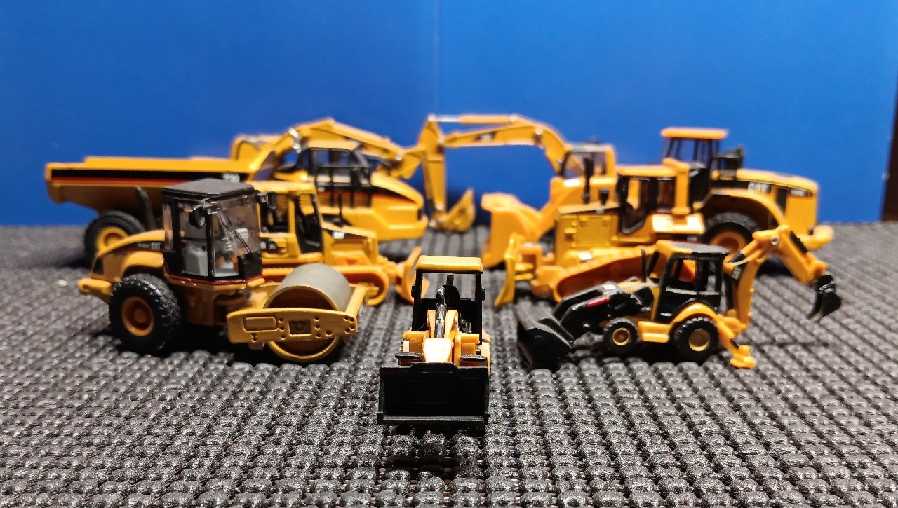 Ho Scale Construction Vehicles 9 Pc