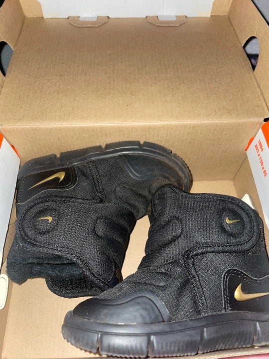 Nike Novice Boot, box included, Size 6c