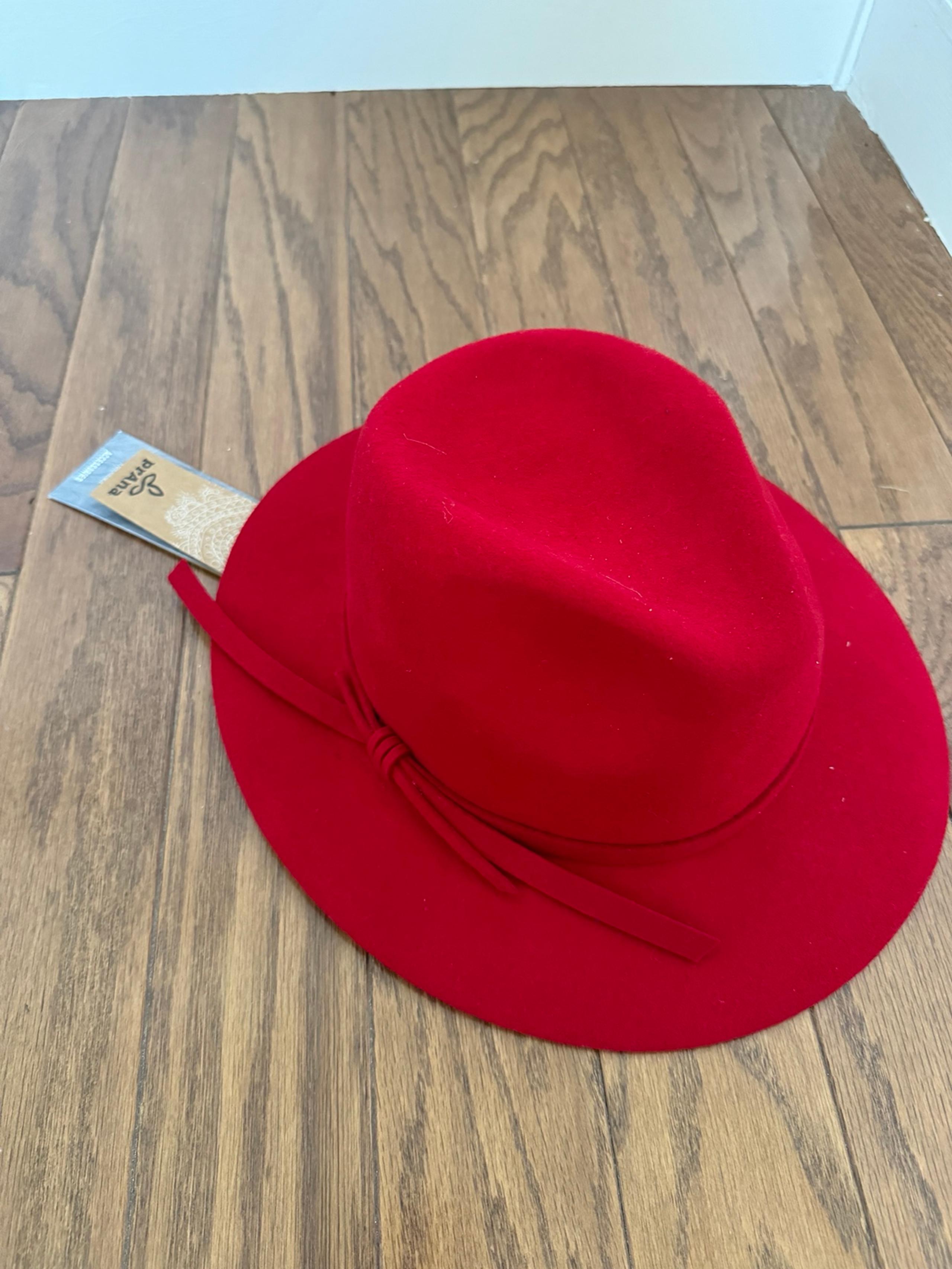 Women Prana hat