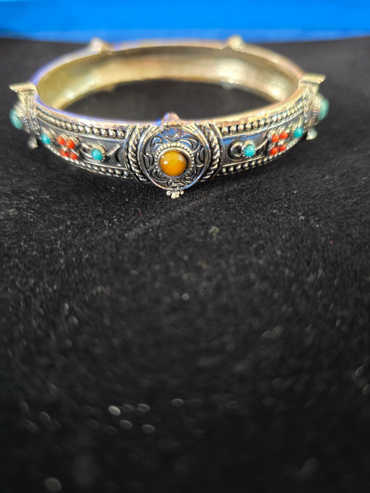 Elevate Your Wrist: Vintage Graziano Silver Bangle