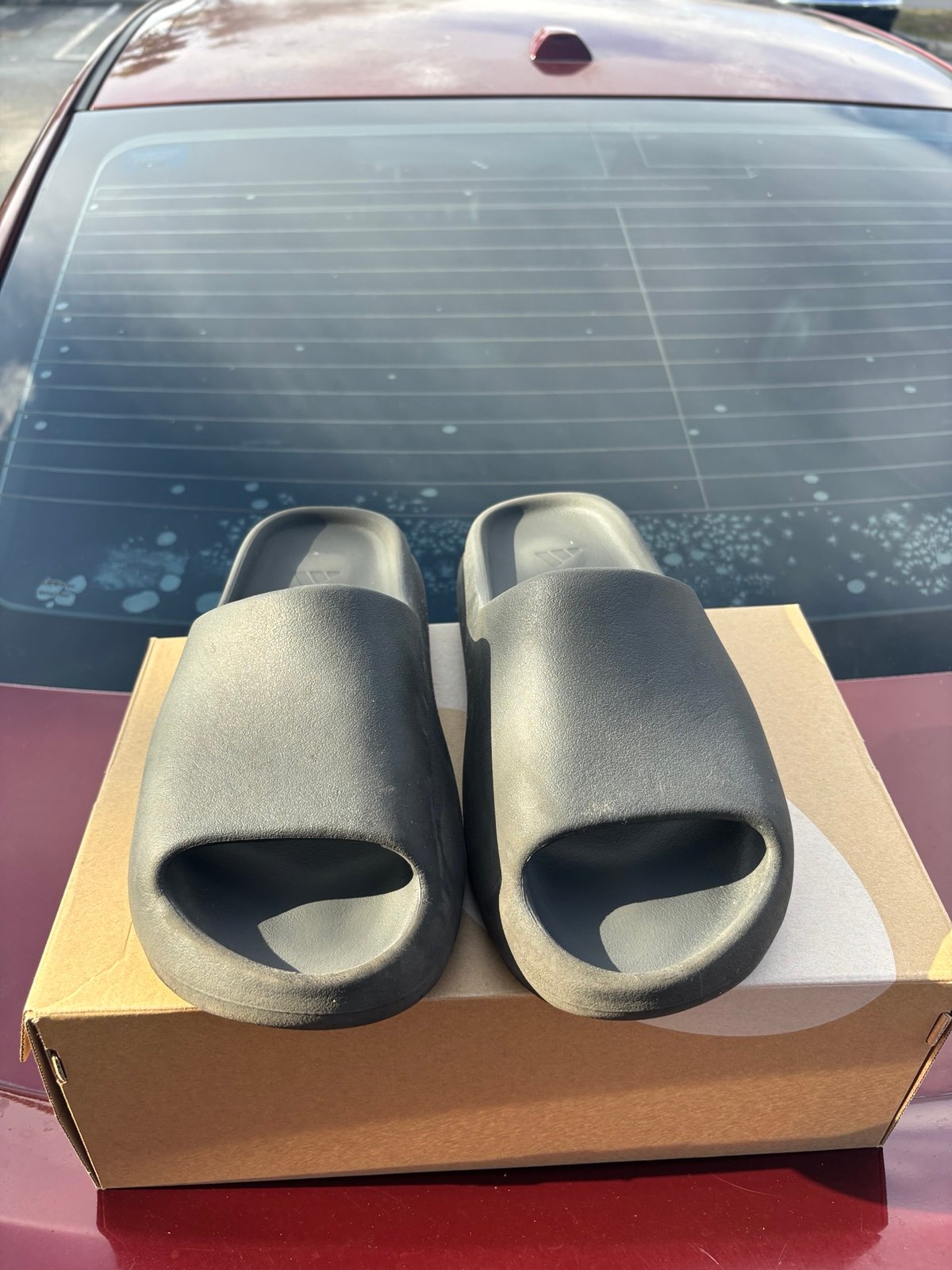 Yeezy Slides Onyx Black