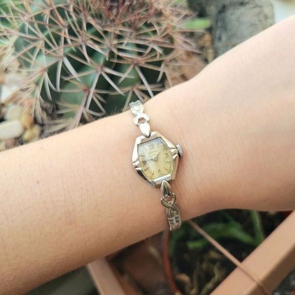 Vintage Benrus 10K RGP Silver Dainty Classic Cushion Stretch Watch
