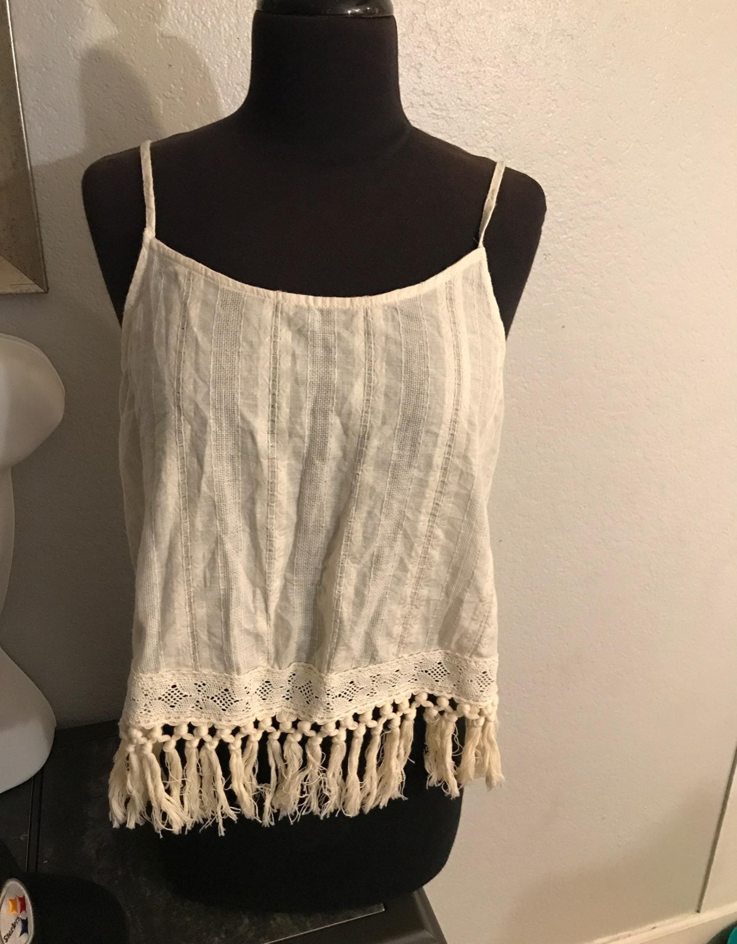 Tilly's ivory Tank Top sz M