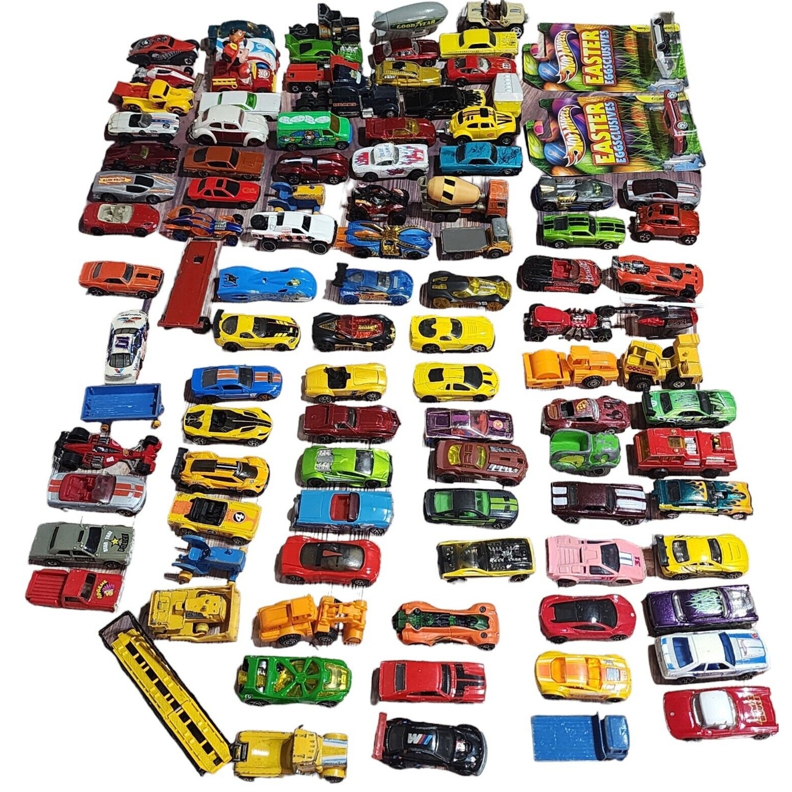 Vintage 80s 90s 00s Hot Wheels Matchbox plus more Lot of 100 diecast cars