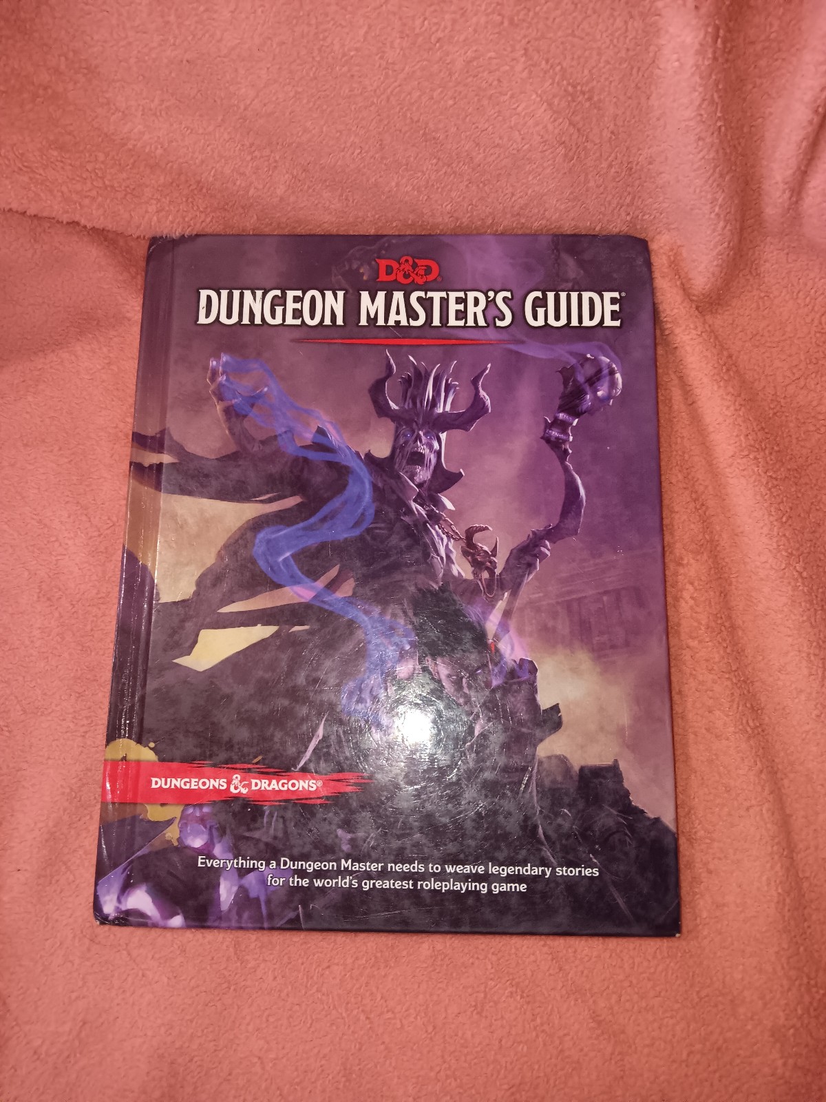 Dungeons and Dragons dungeon masters guide 5th edition