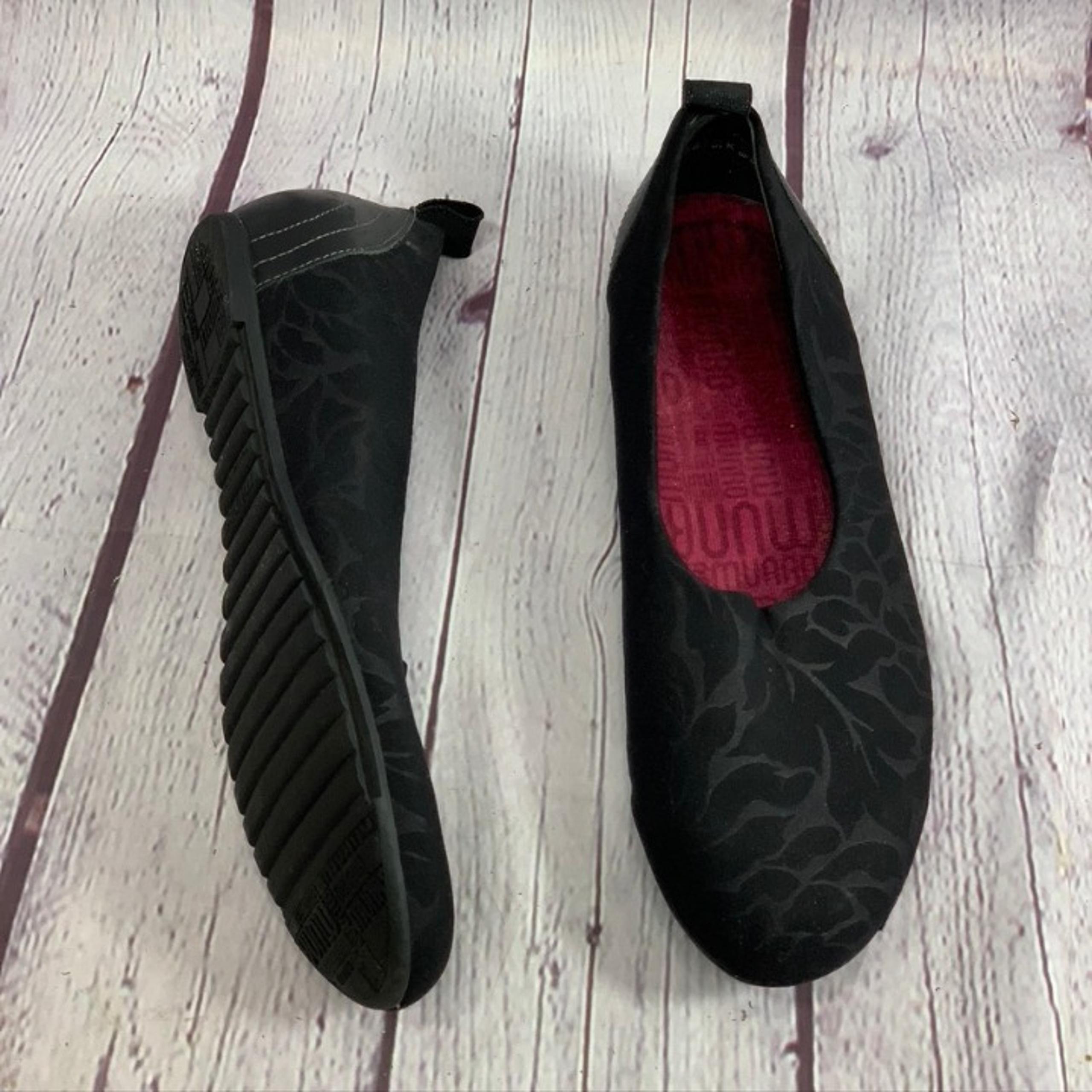 Munro Iriana Black Floral Fabric Almond