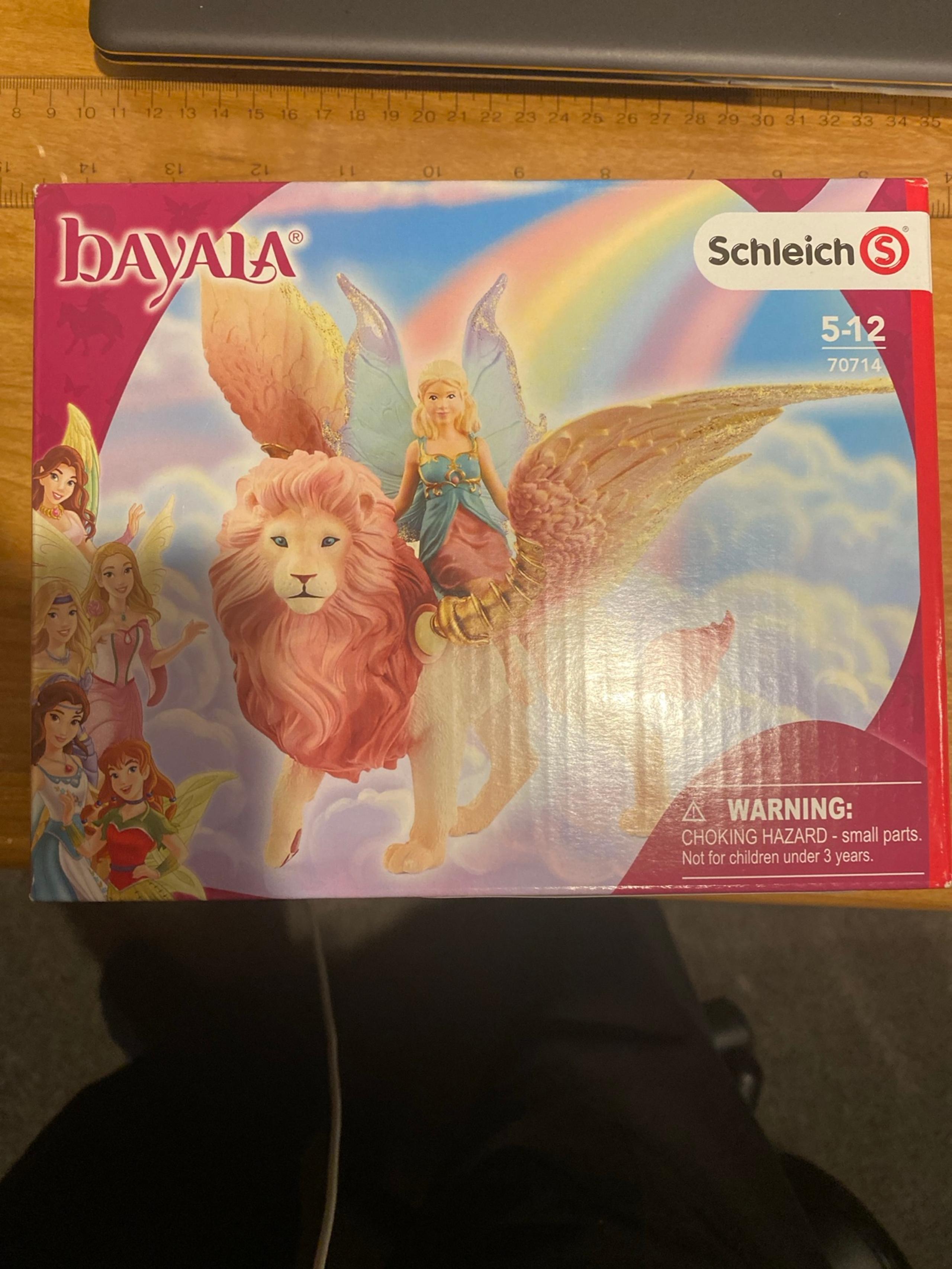 Fairy riding a lion action figure - New -Schleich Bayala series -