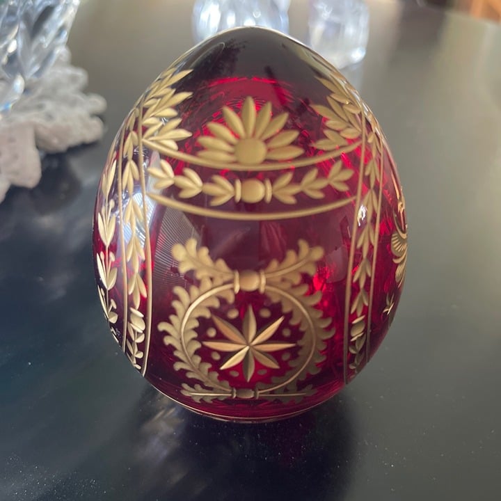 Faberge Style Imperial Russian Crystal Ruby Red And Gold Etched Egg Headed Eagle