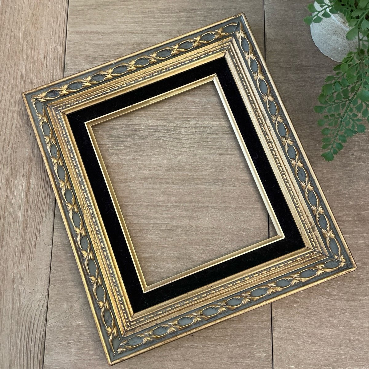Vintage Gold Colored Wooden 8x10 Photo Art Frame with Brown Velvet Mat