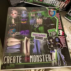 Monster High VAMPIRE AND SEA MONSTER STARTER PACK
