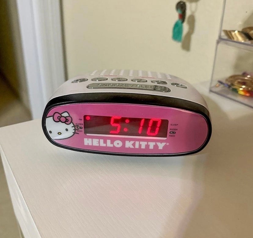Hello kitty alarm clock/radio