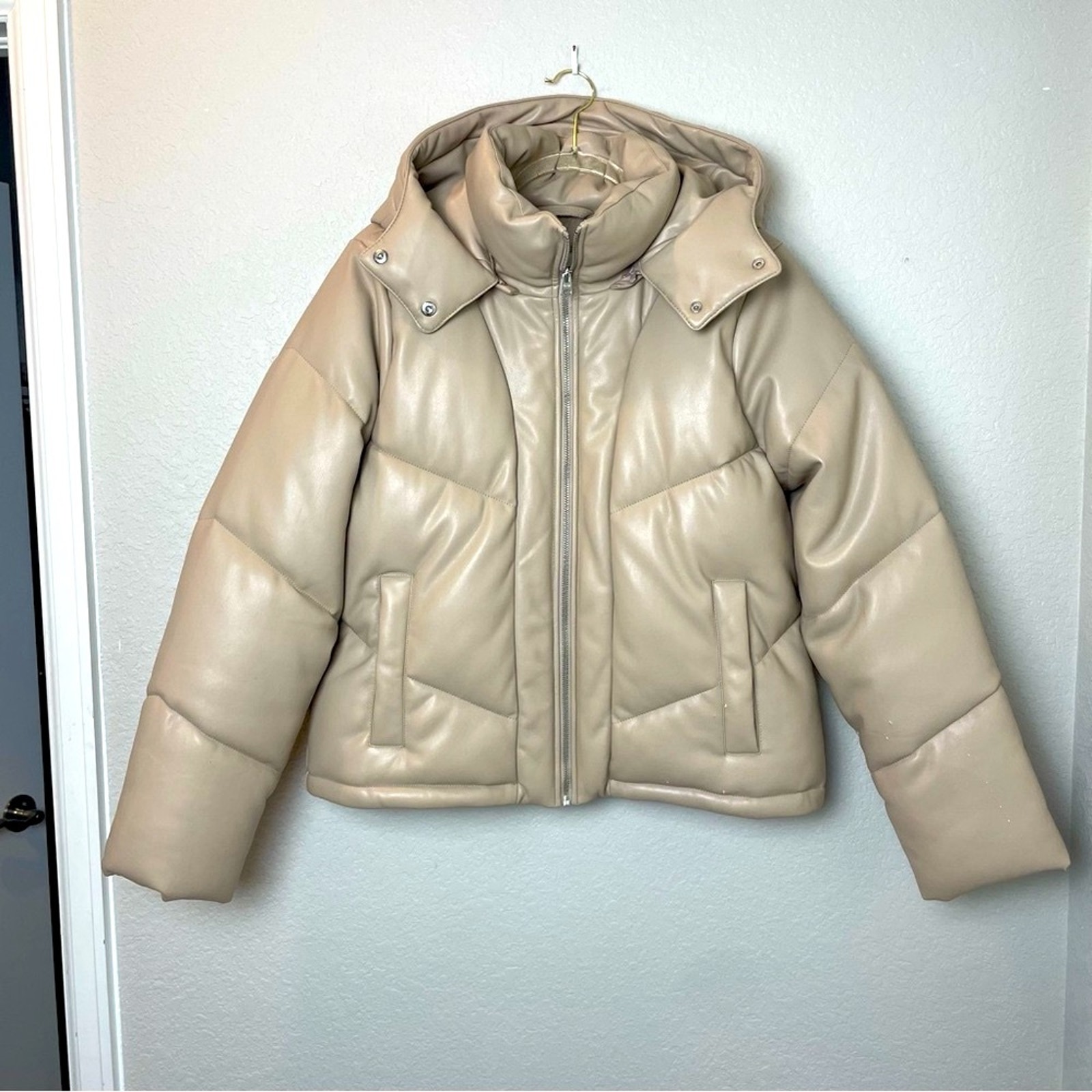ABERCROMBIE & FITCH Tan Pleather Puffer Jacket with Hood Size XL