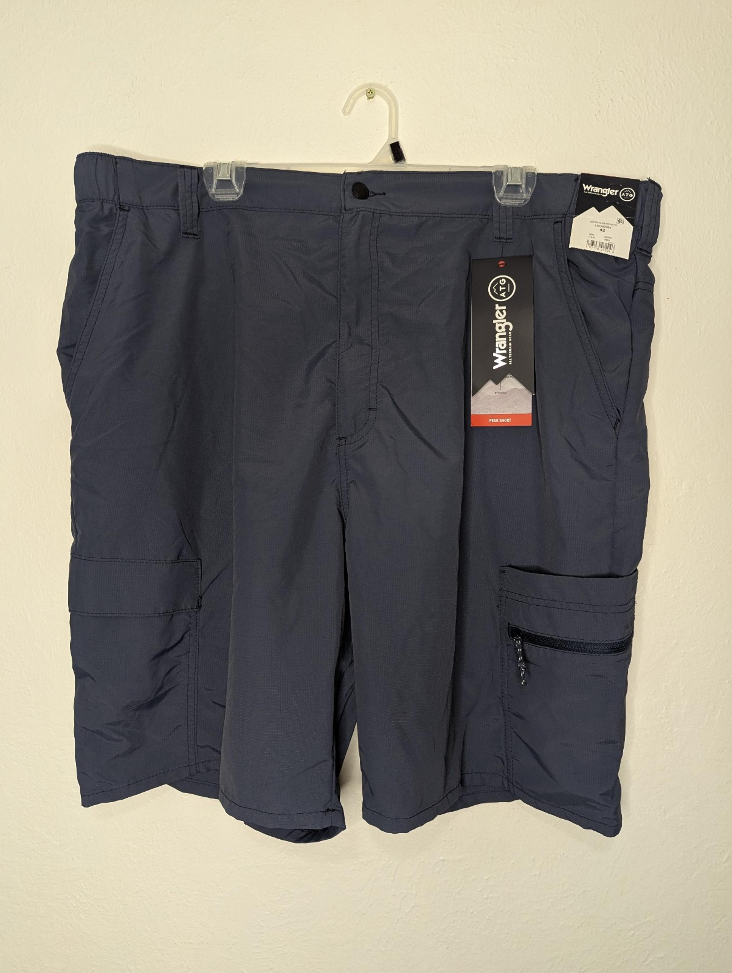 NWT Wrangler ATG Men's Peak Shorts Size 42