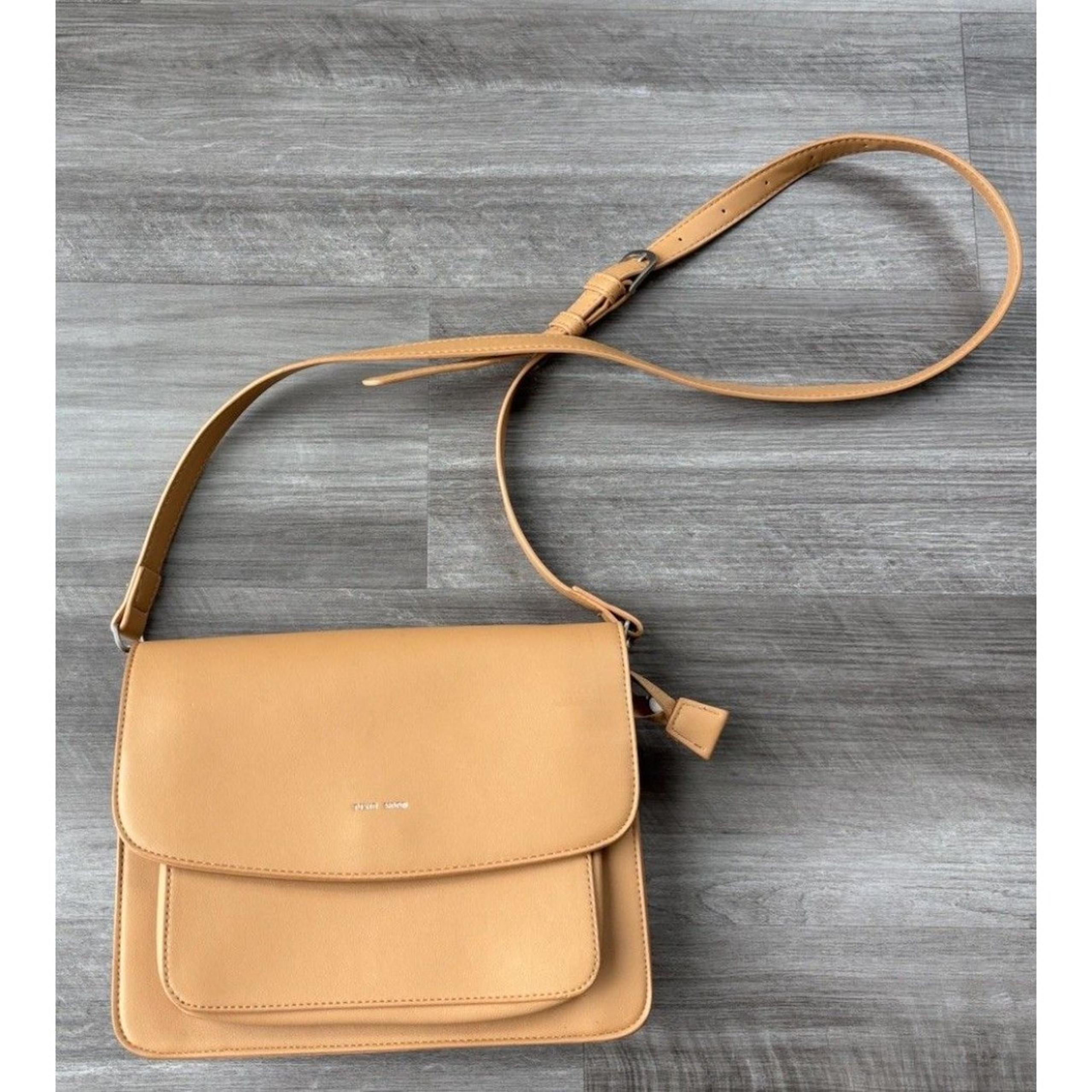 Pixie Mood Zoe Crossbody Bag Tan Purse Classic Preppy Vegan Leather 9x10
