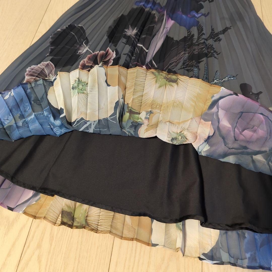 Ameri MEDI ROENTGEN FLOWER PLEATS SKIRT Pleated