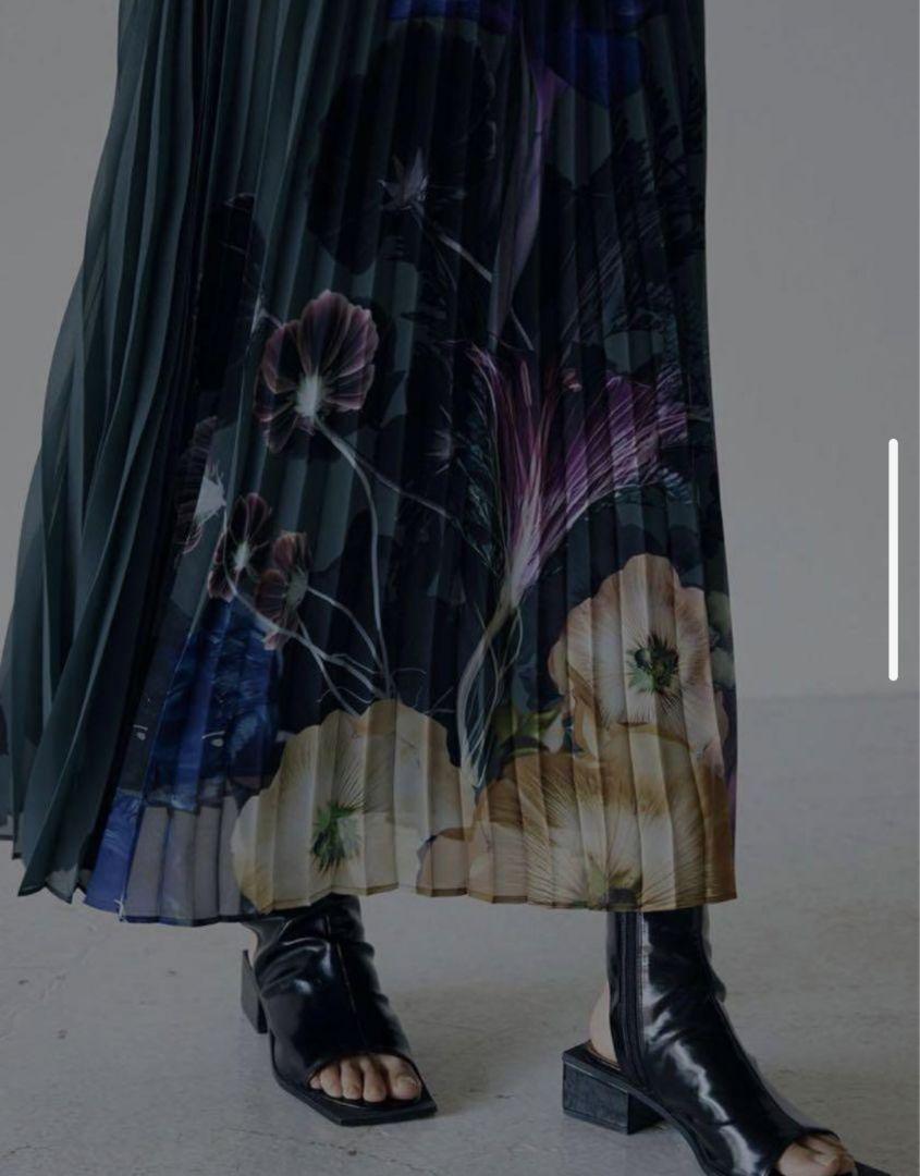 Ameri MEDI ROENTGEN FLOWER PLEATS SKIRT