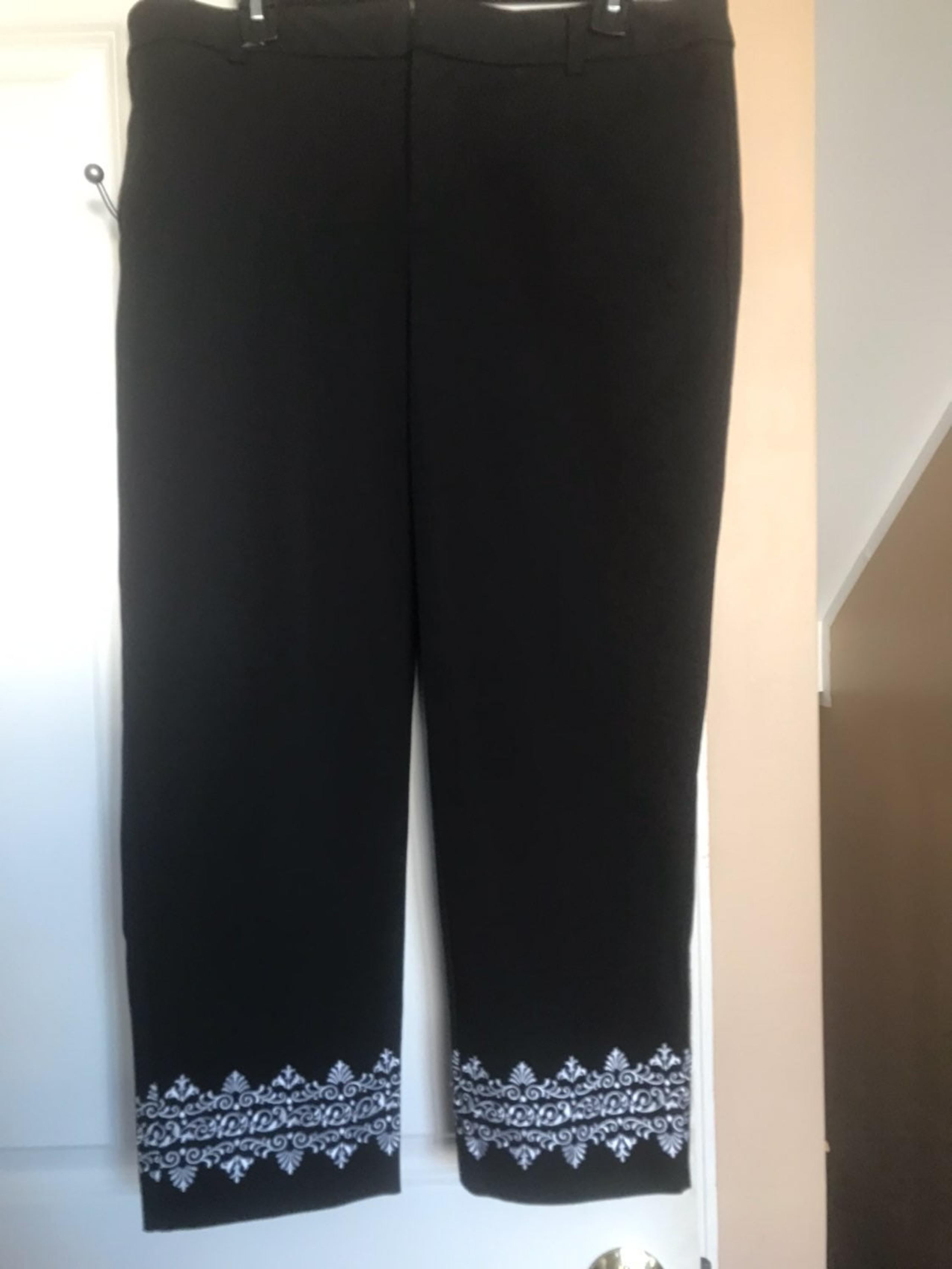 Charter Club Black Embroidered Crop Pant