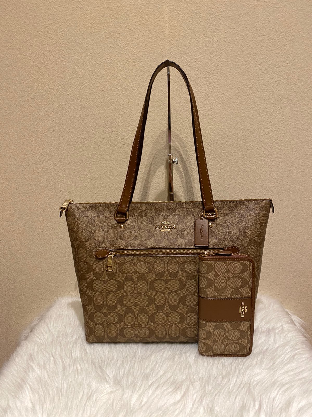 Coach purse and wallet set