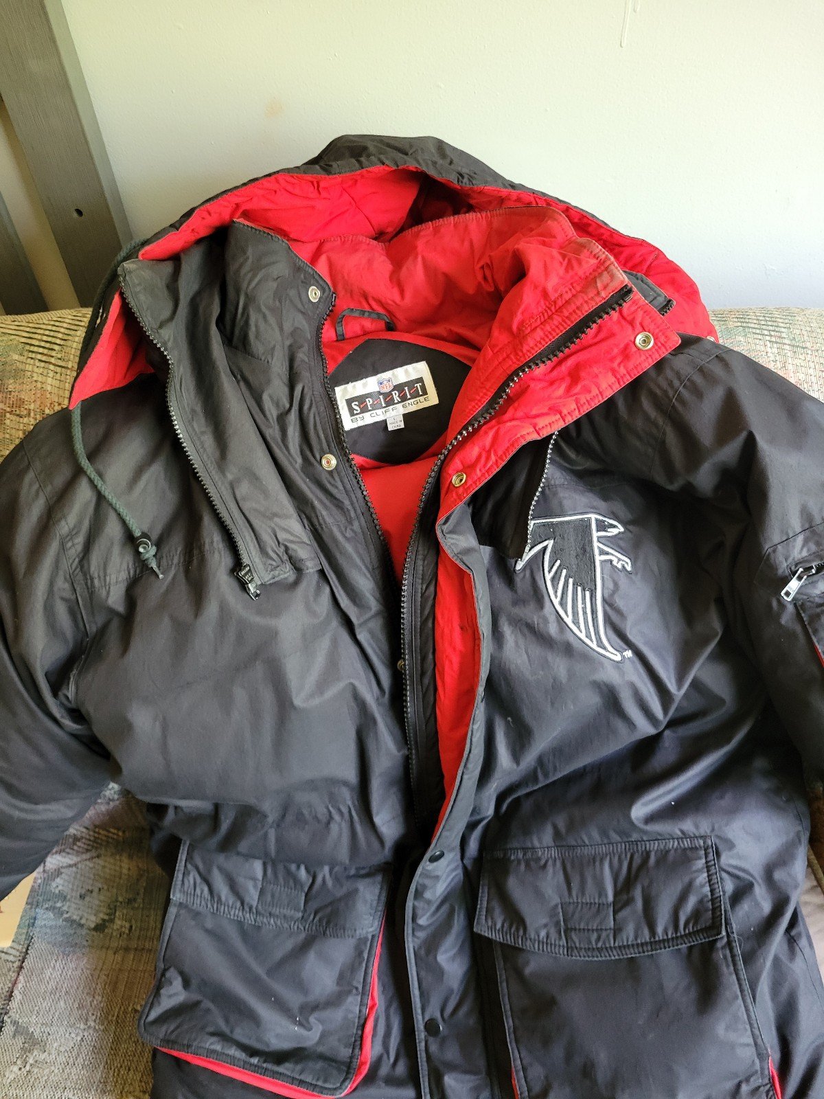 Rare vintage NFL excellent condition insulated Atlanta Falcons men's coat