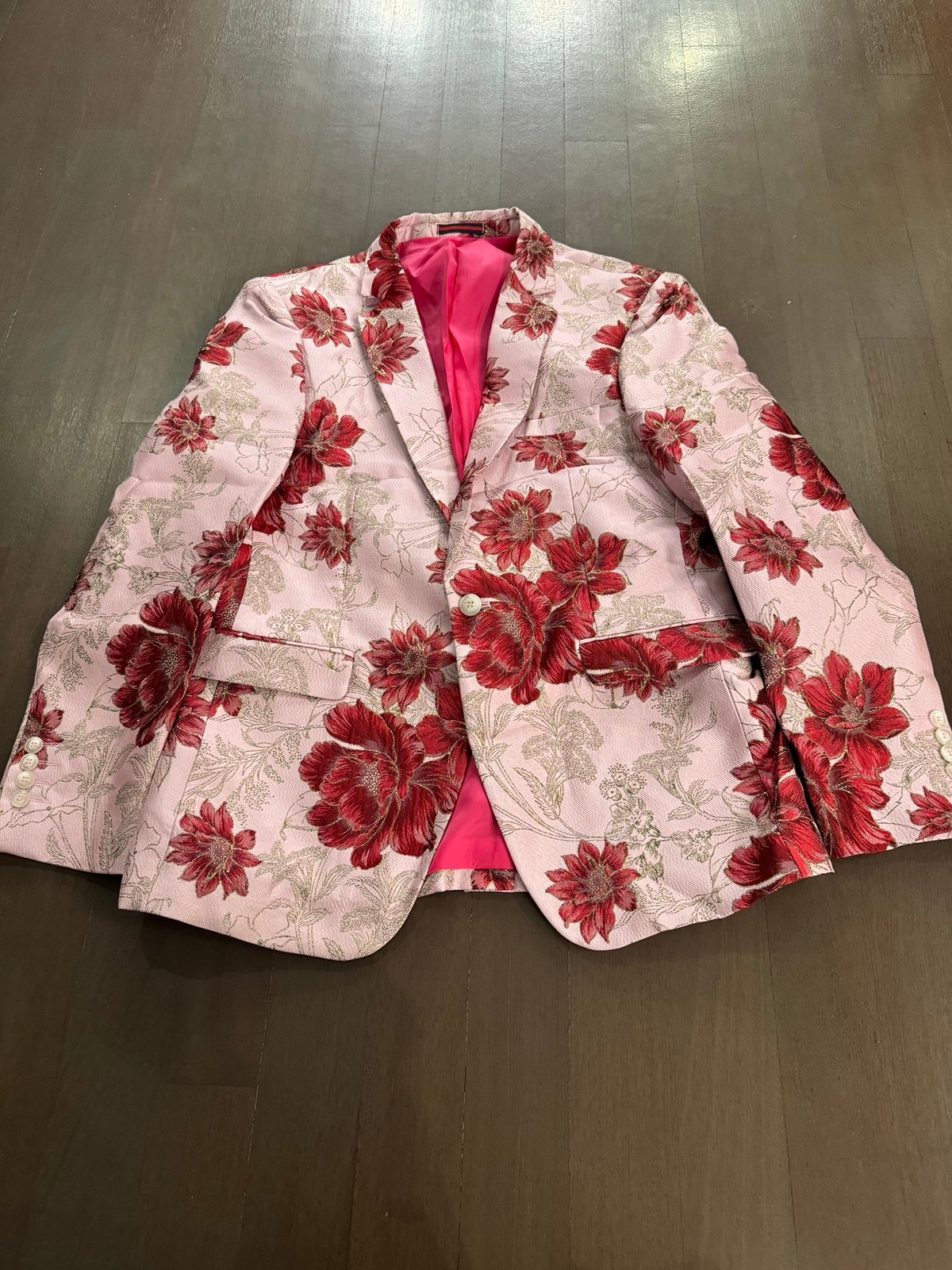 men's 2 piece Suit. Size XXL, but fits like M, pant's size 34